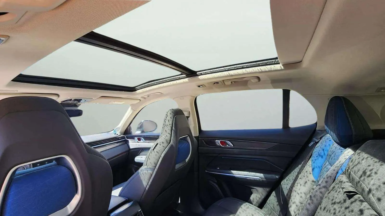 Lynk & Co 01 1.5 PHEV - foto 32