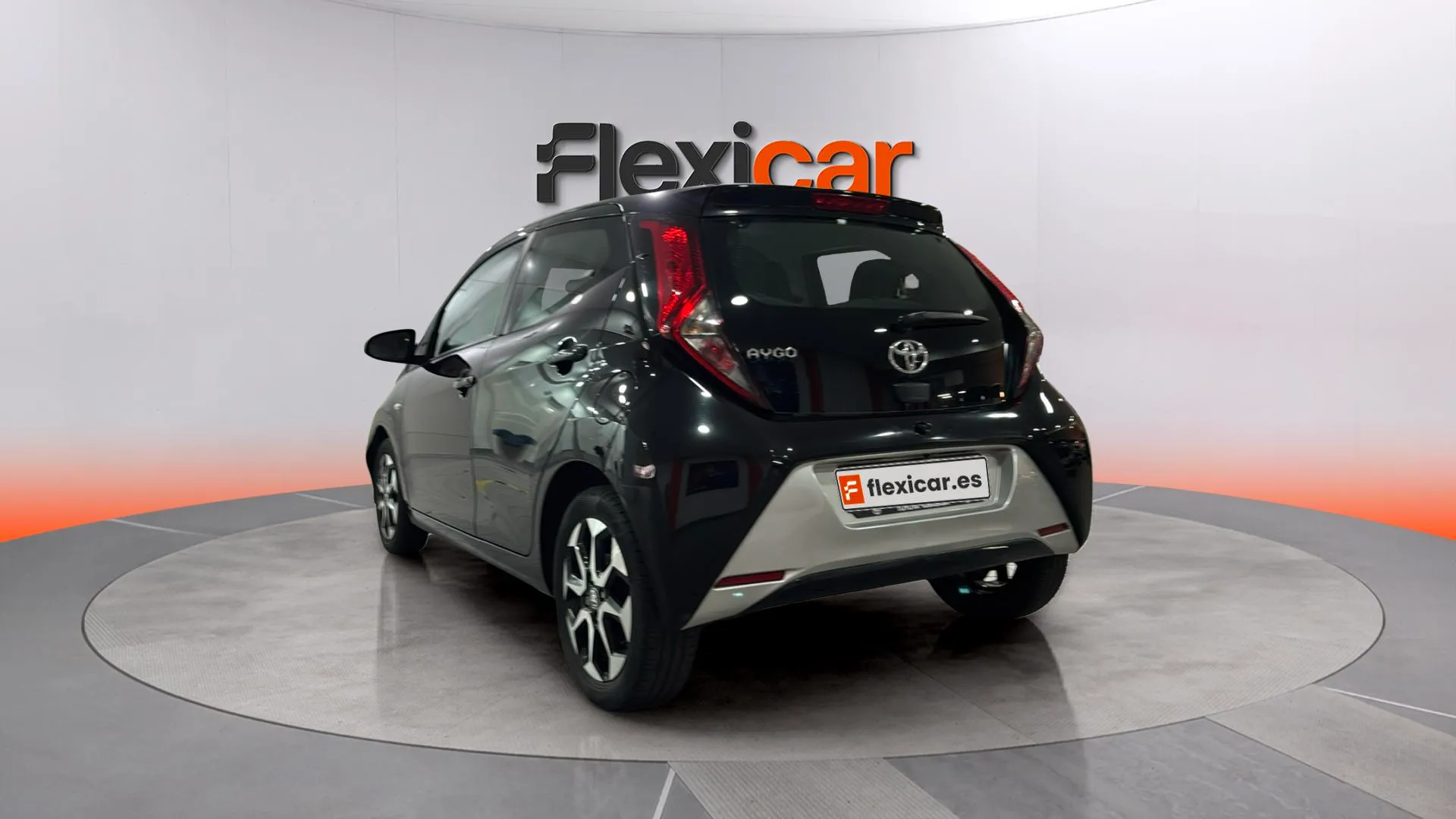Toyota Aygo 1.0 70 x-play - foto 5