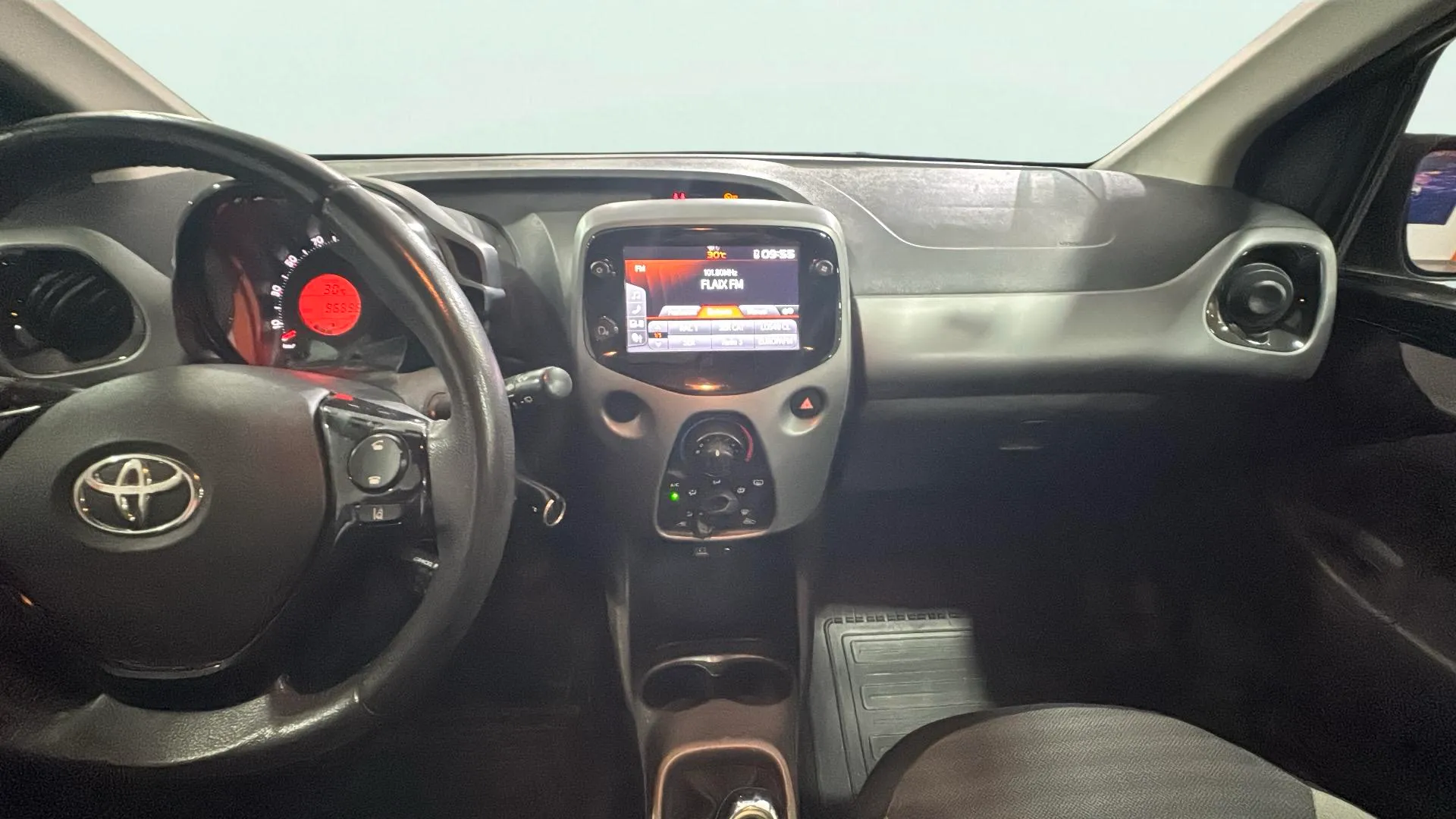 Toyota Aygo 1.0 70 x-play - foto 11