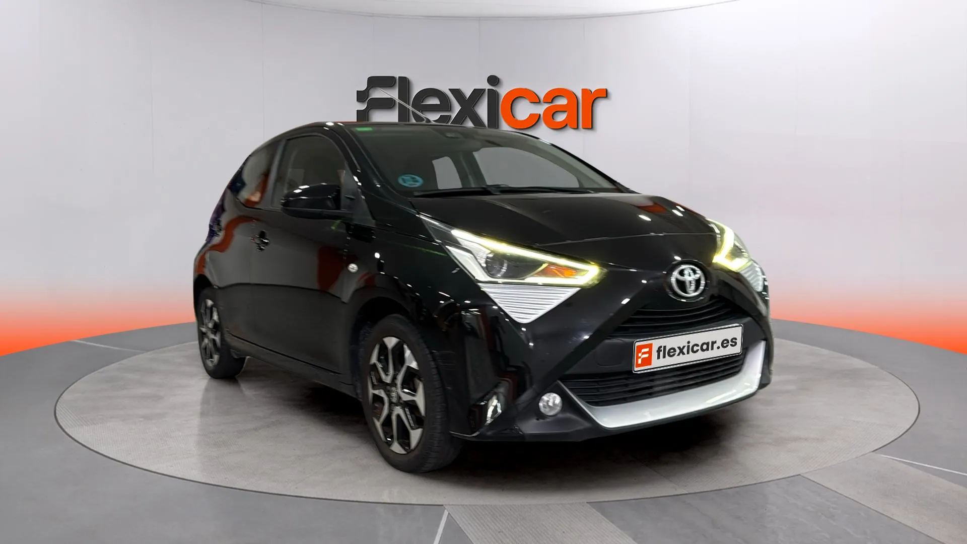 Toyota Aygo 1.0 70 x-play - foto 1