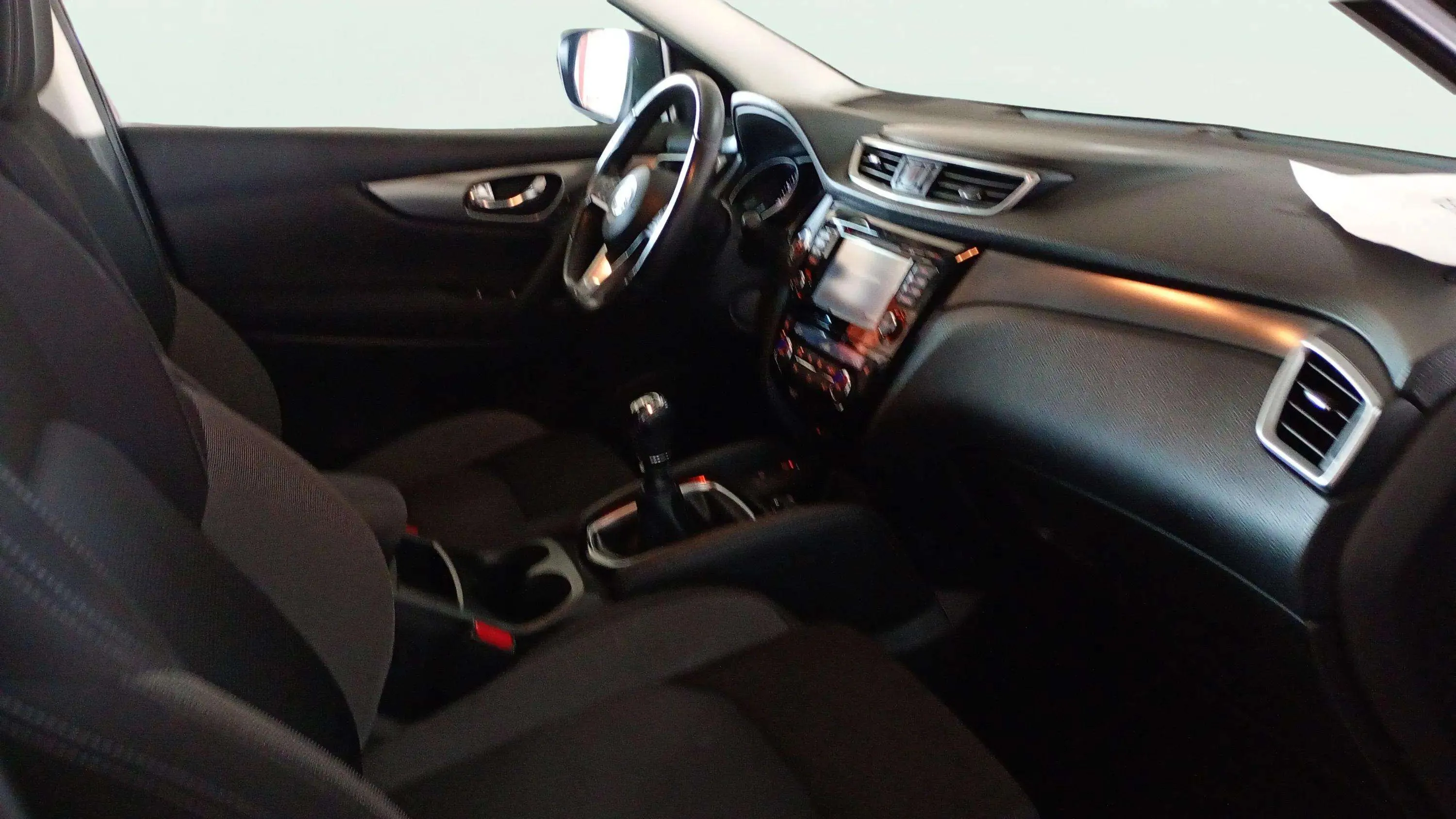 Nissan Qashqai DIG-T N-Connecta - foto 15