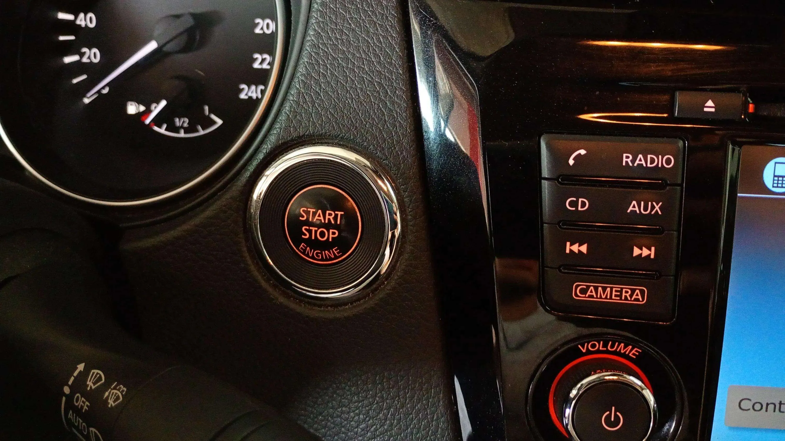 Nissan Qashqai DIG-T N-Connecta - foto 21
