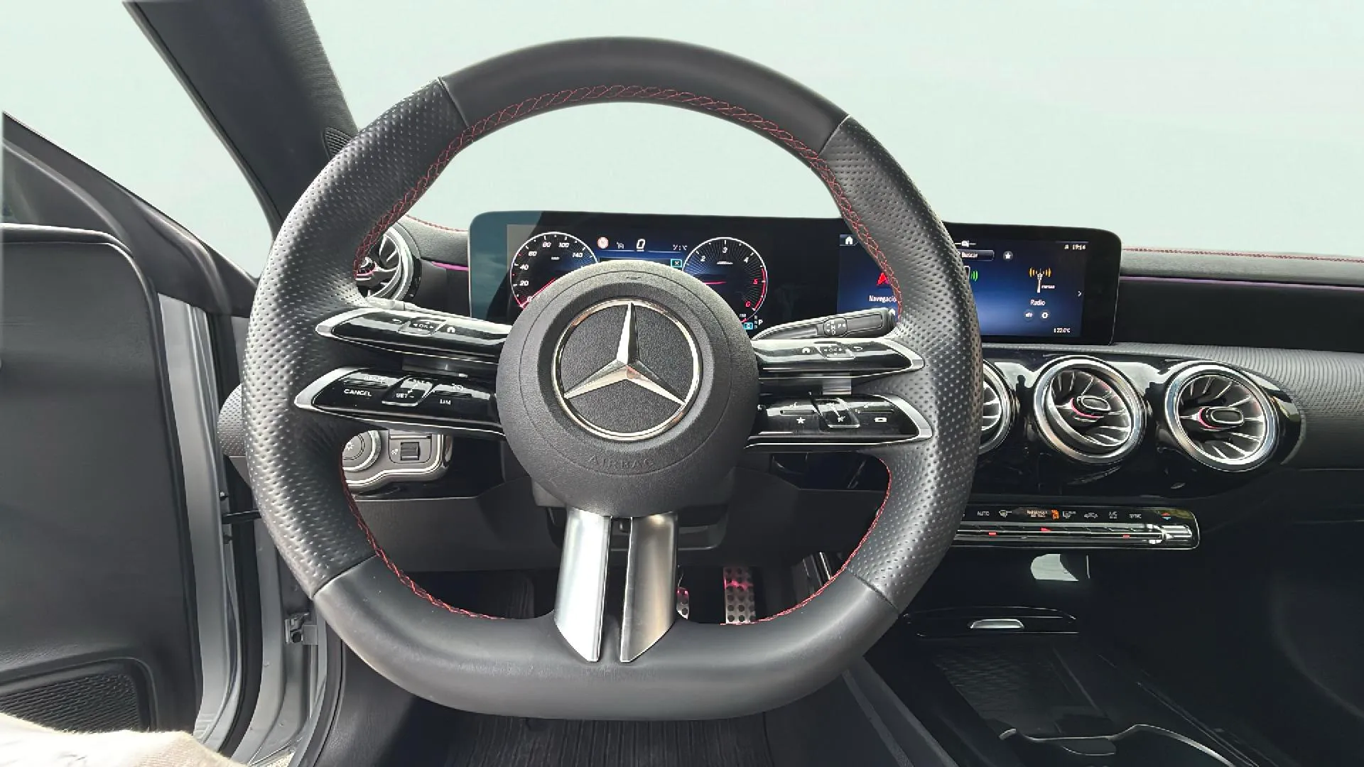 Mercedes-Benz CLA 220 D DCT - foto 12