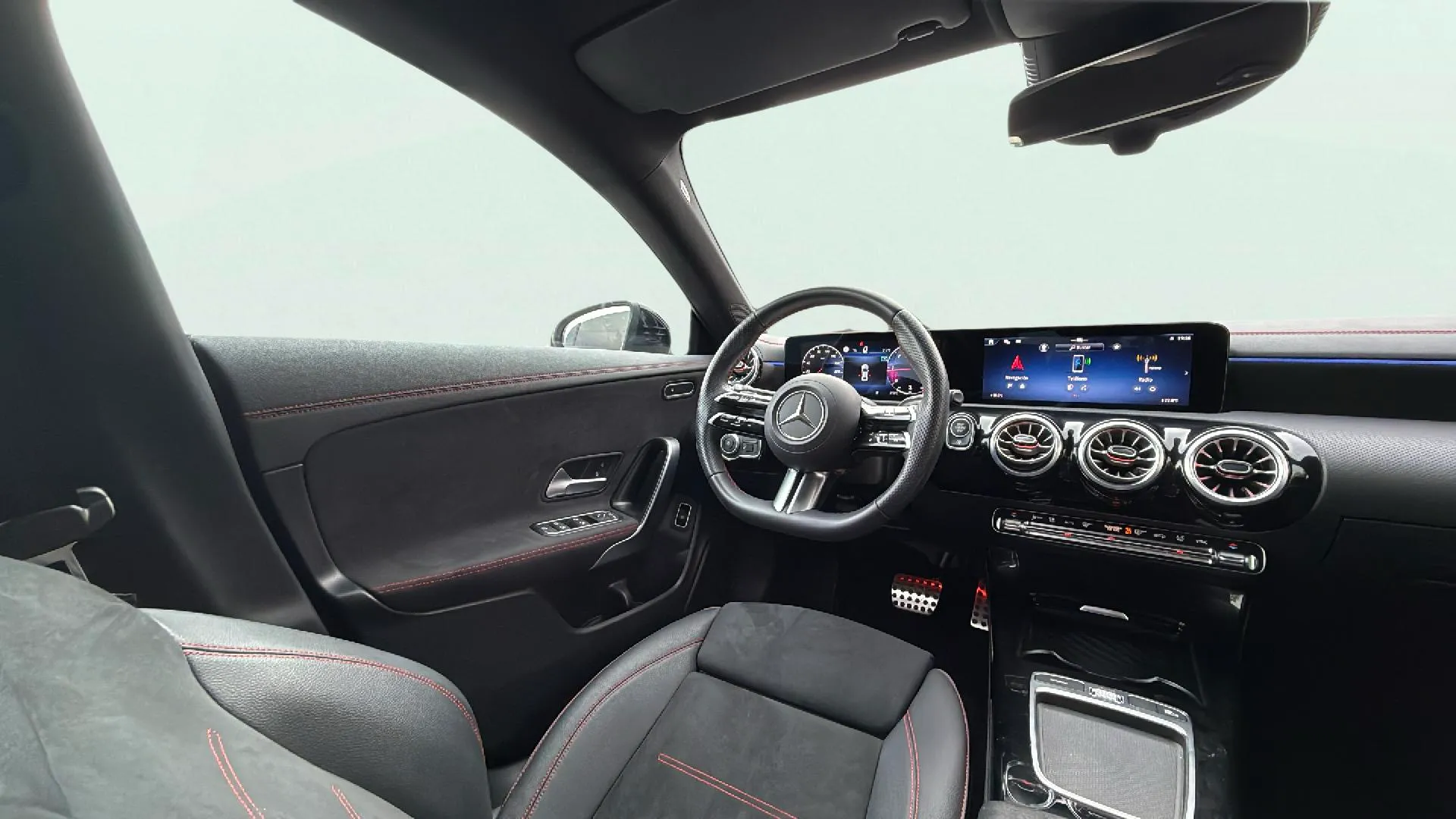 Mercedes-Benz CLA 220 D DCT - foto 11