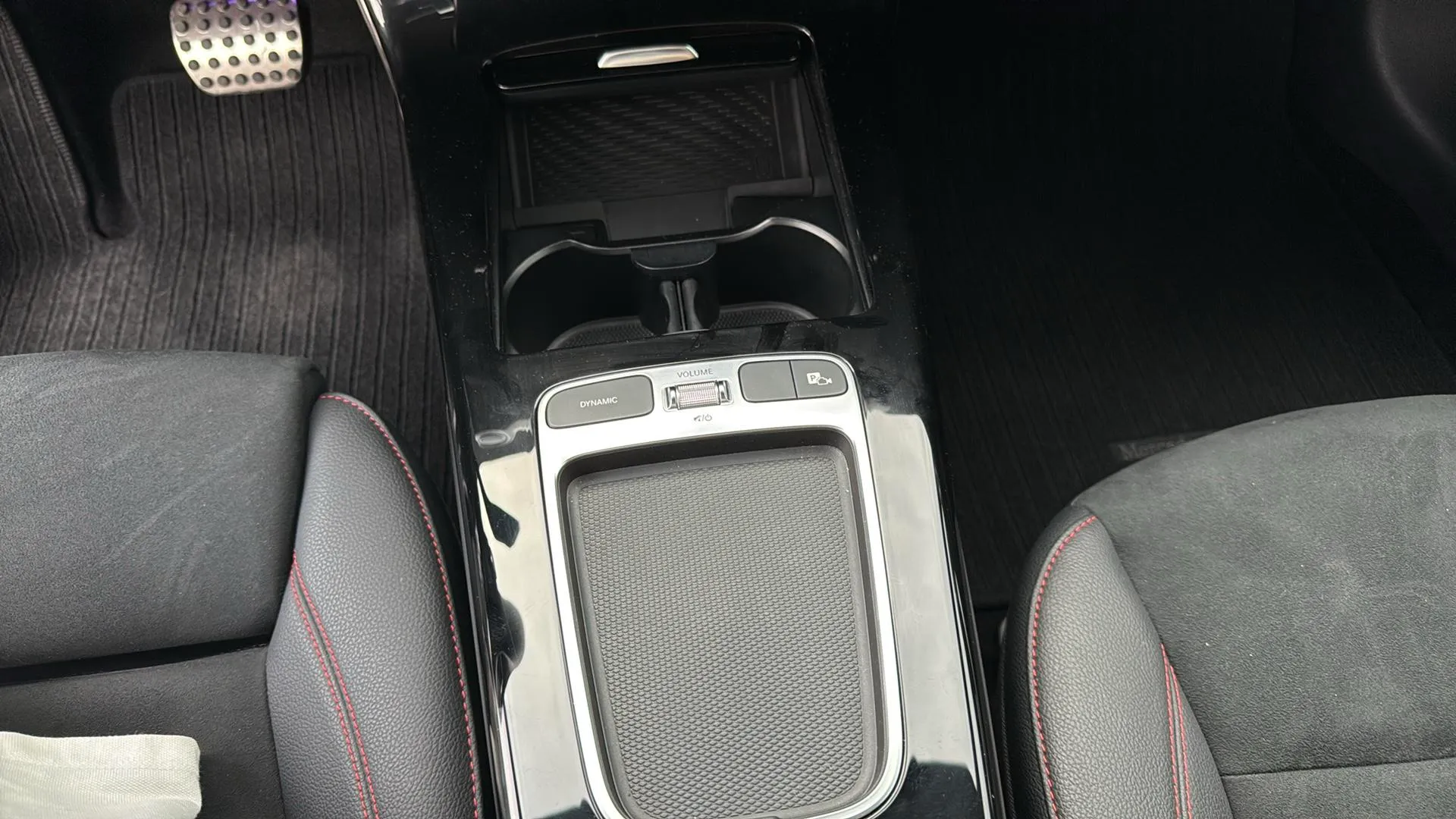 Mercedes-Benz CLA 220 D DCT - foto 21