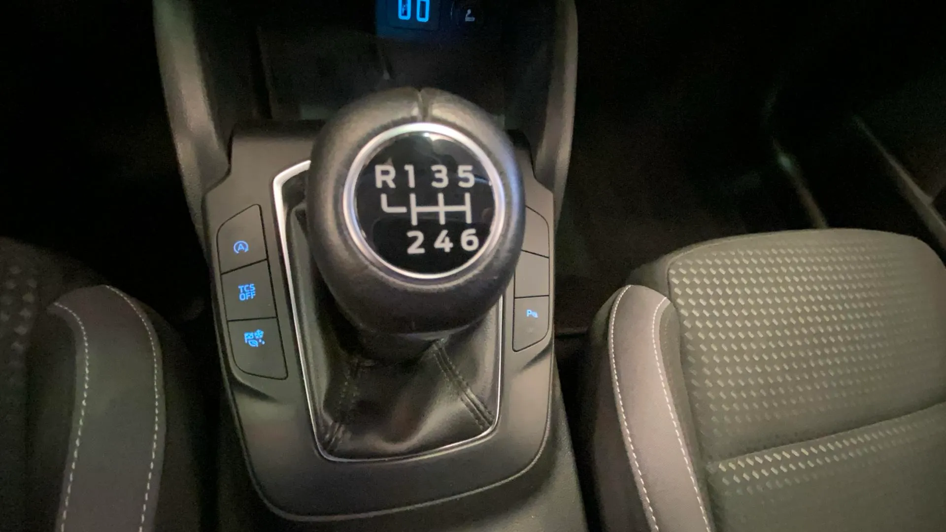 Ford Focus 1.5 EcoBlue Trend+ - foto 32