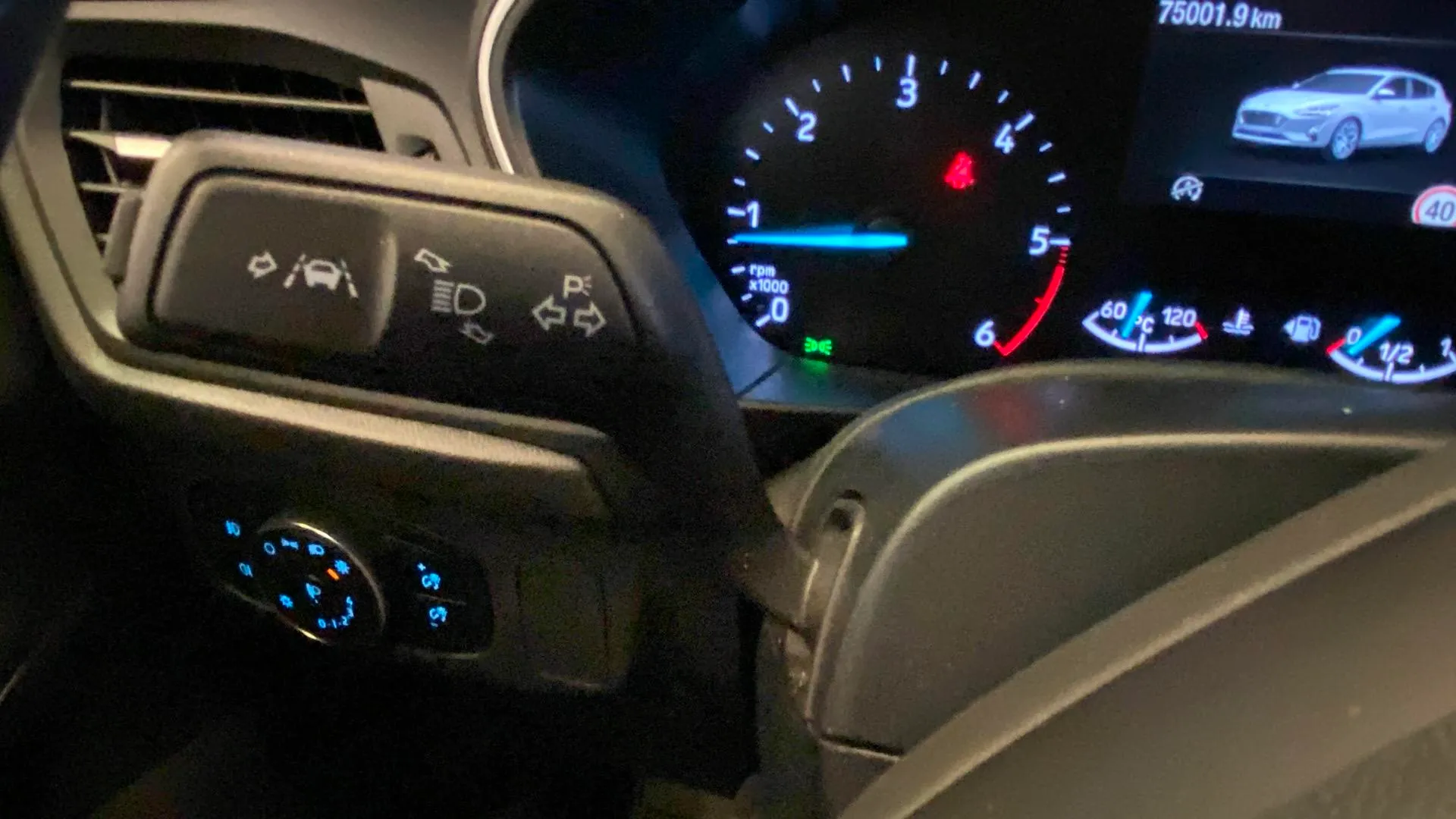 Ford Focus 1.5 EcoBlue Trend+ - foto 21