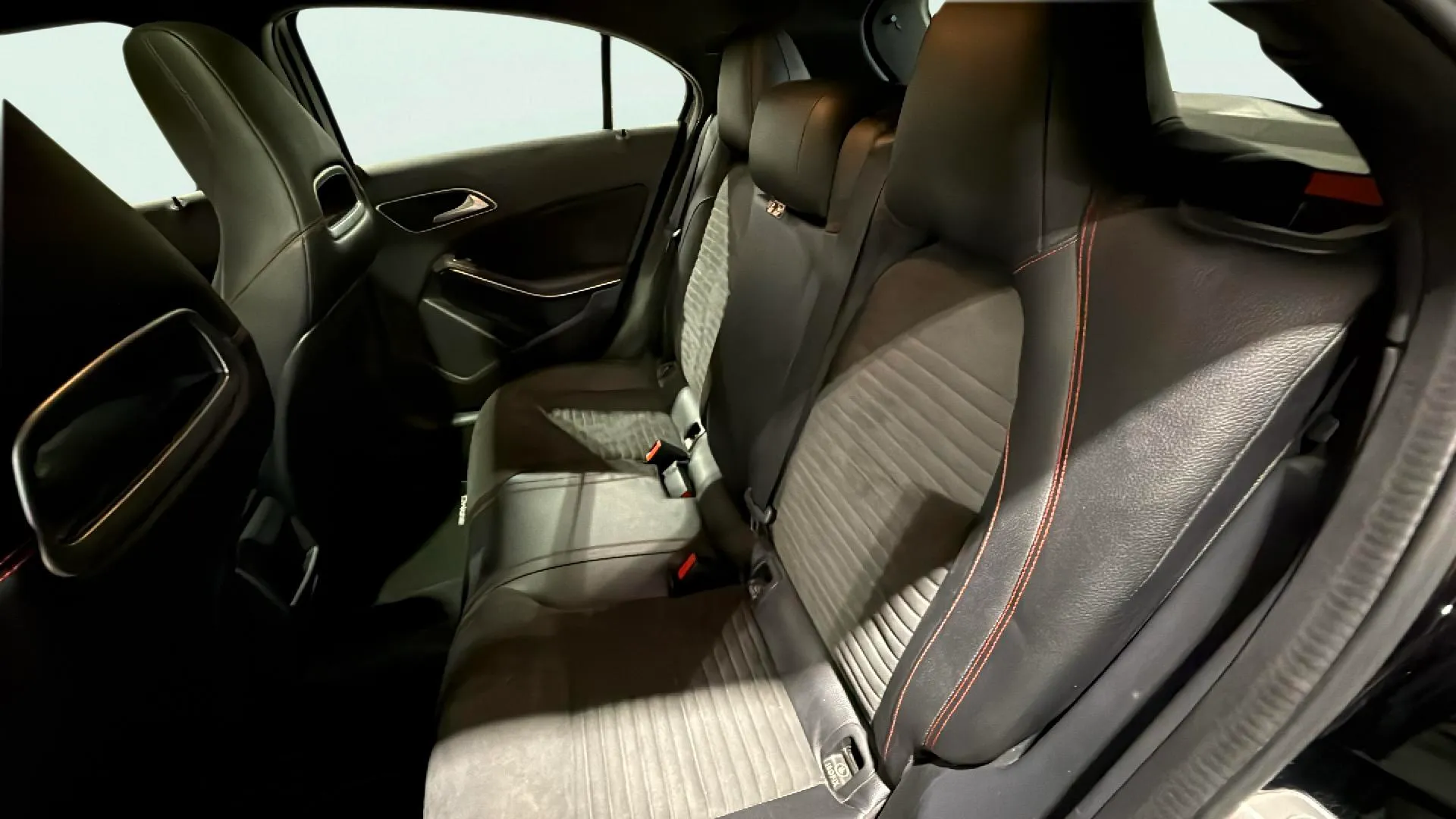 Mercedes-Benz Clase A A 200 d AMG Line - foto 17