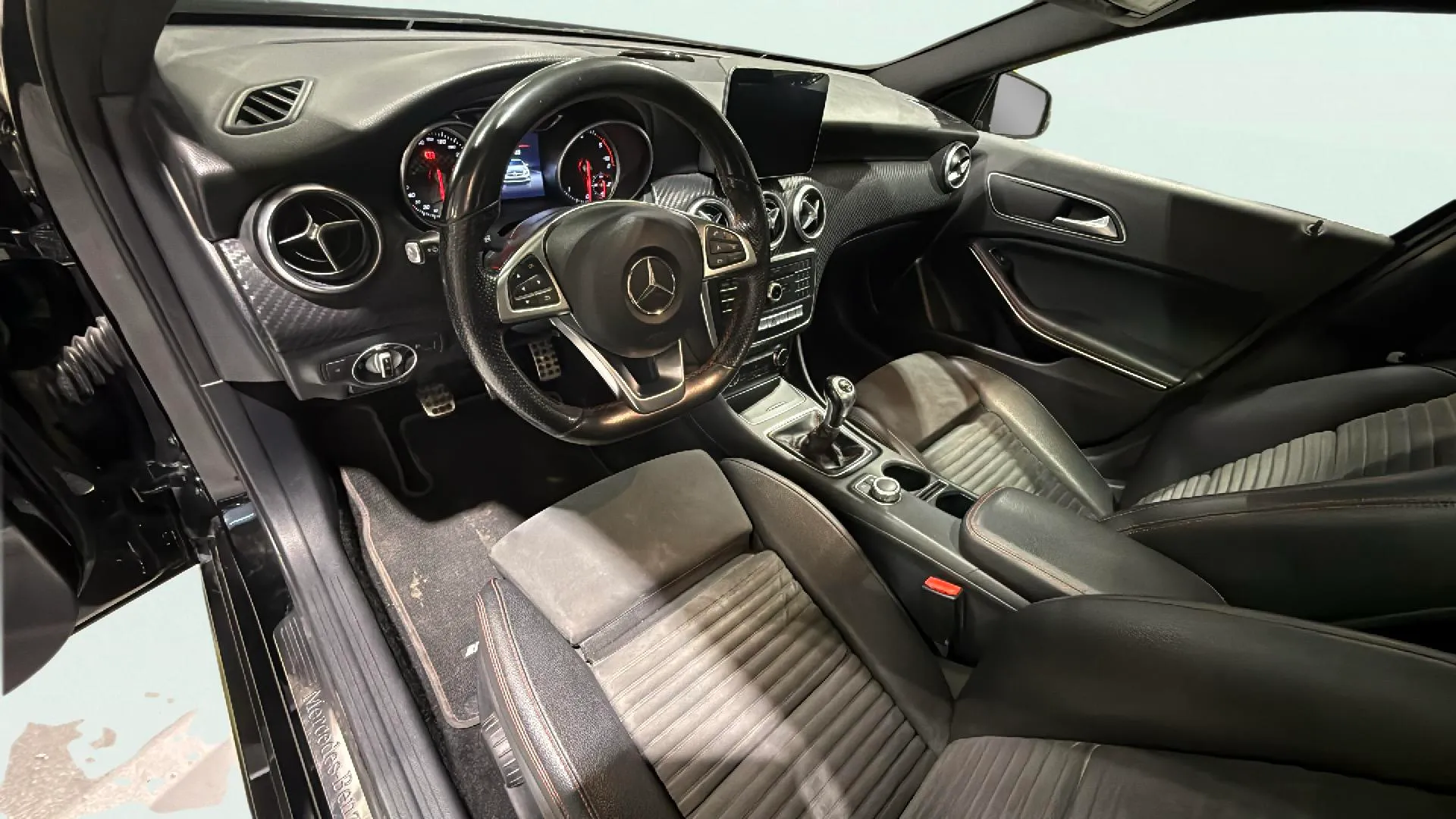 Mercedes-Benz Clase A A 200 d AMG Line - foto 11