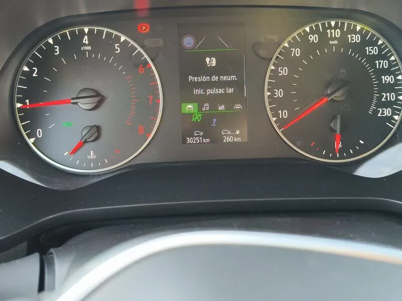 Renault Captur TCe equilibre - foto 22