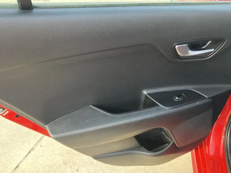 Kia Rio 1.0 T-GDi Drive - foto 37