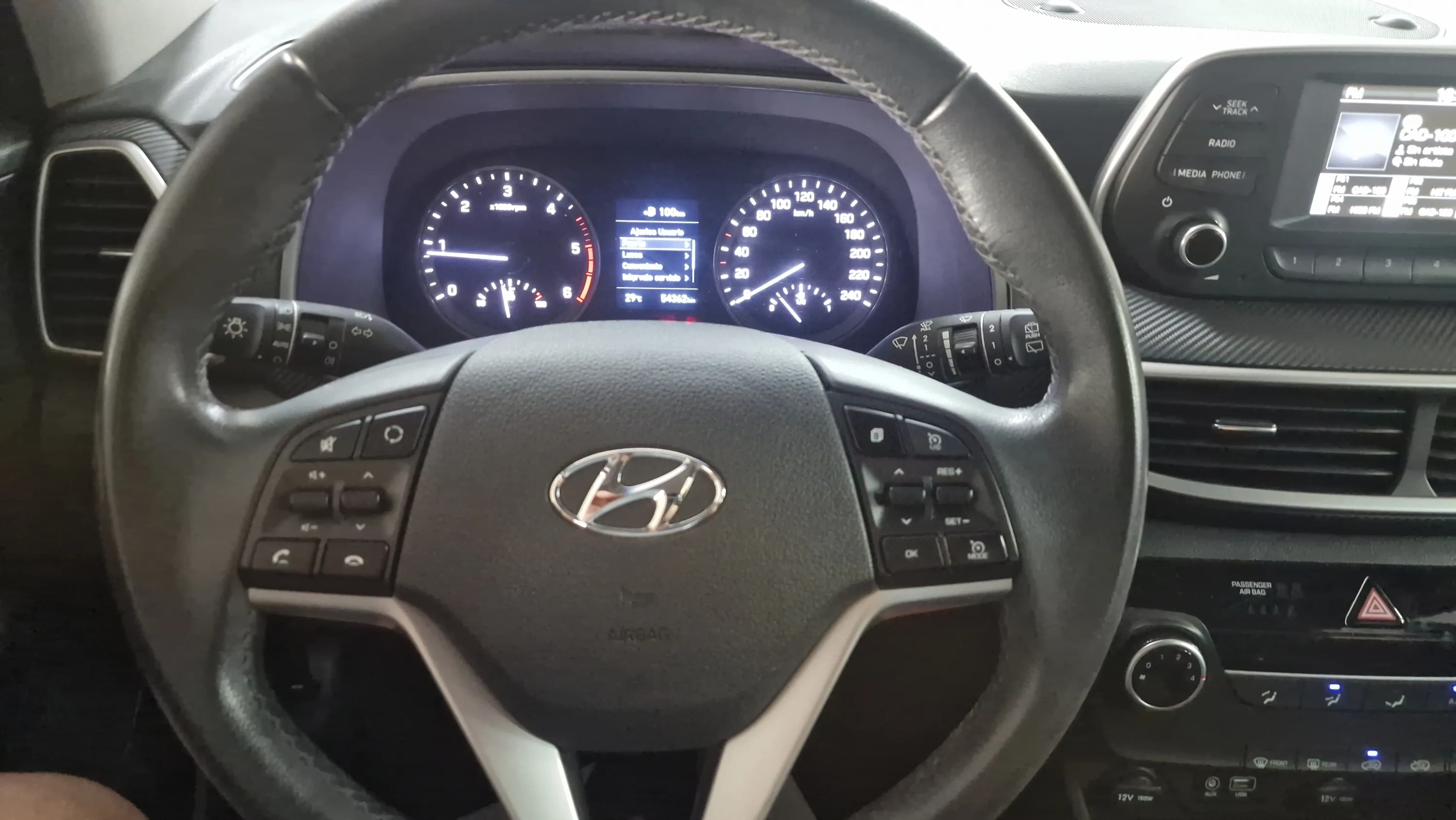 Hyundai Tucson 1.6 CRDi Essence 4x2 - foto 11