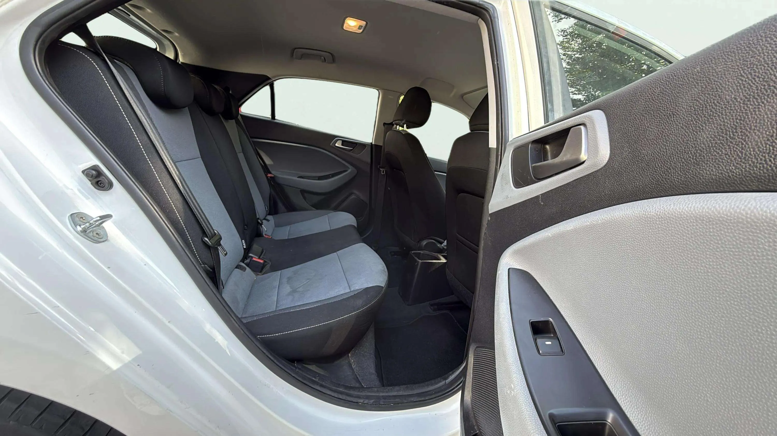 Hyundai i20 1.2 MPI Essence - foto 14