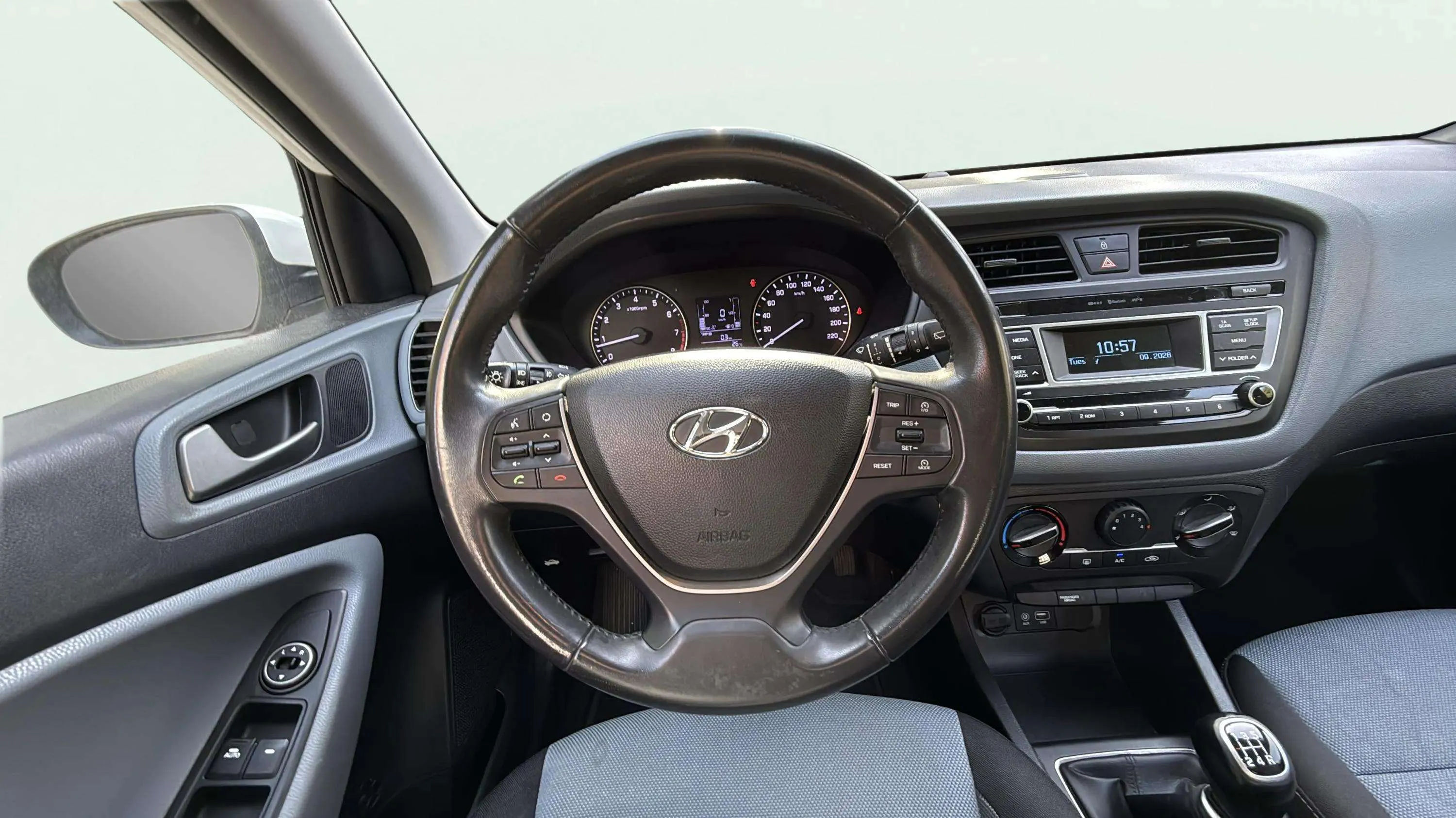 Hyundai i20 1.2 MPI Essence - foto 11