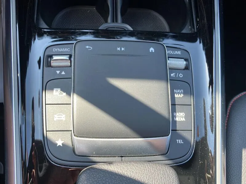Mercedes-Benz GLA 250e - foto 41