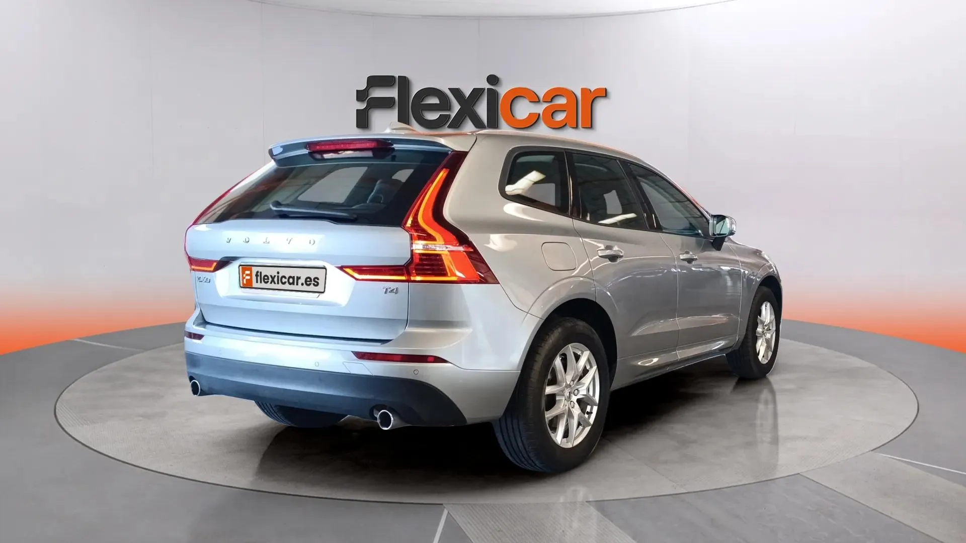 Volvo XC60 2.0 T4 Momentum - foto 3