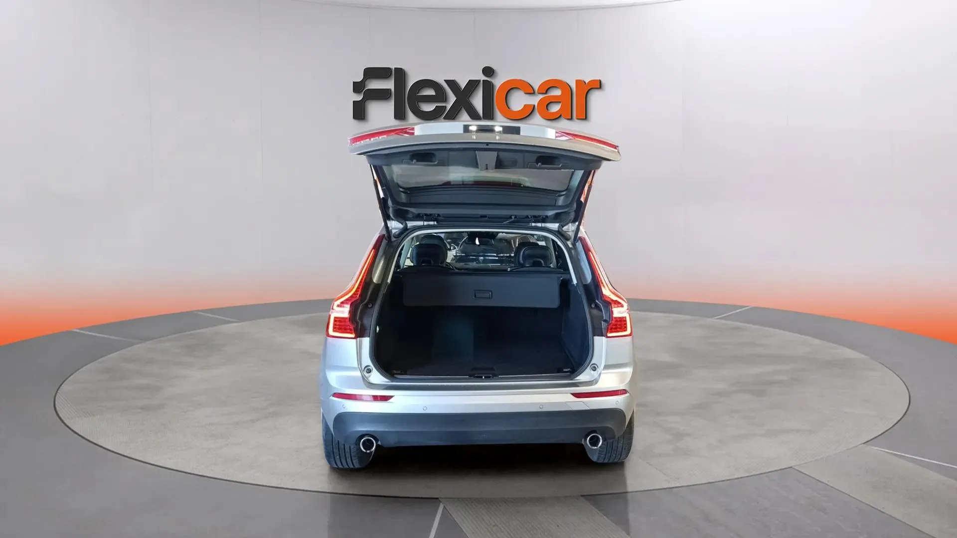 Volvo XC60 2.0 T4 Momentum - foto 29