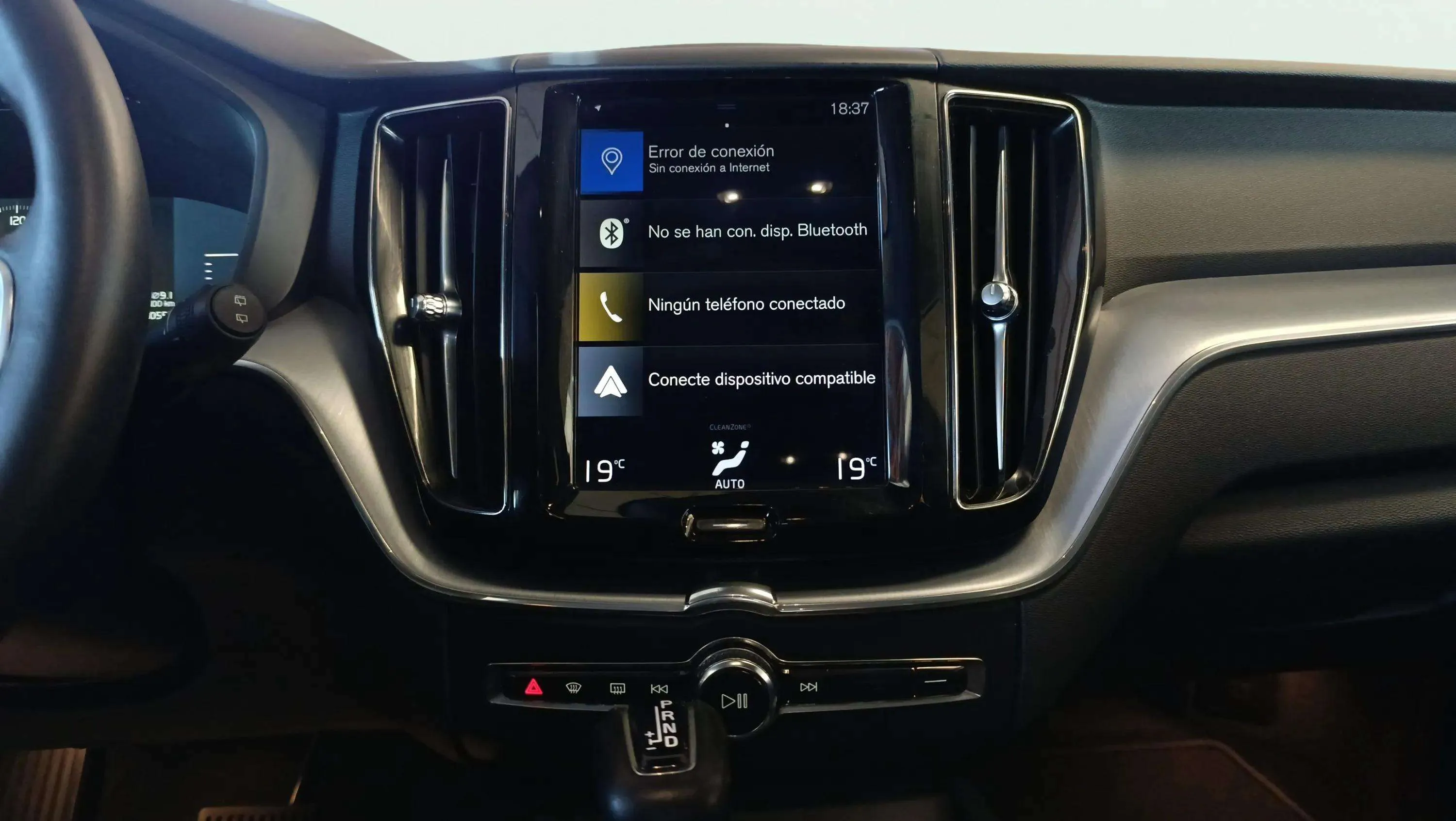 Volvo XC60 2.0 T4 Momentum - foto 16