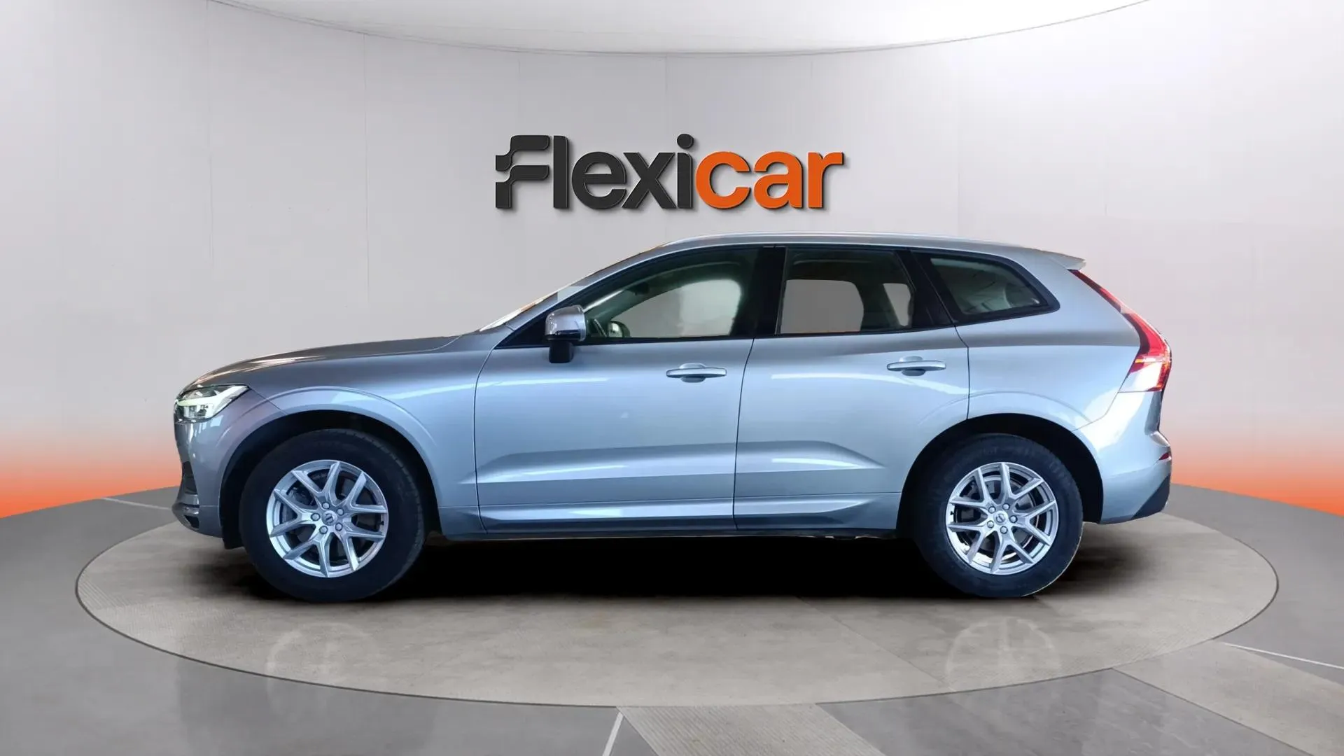 Volvo XC60 2.0 T4 Momentum - foto 6