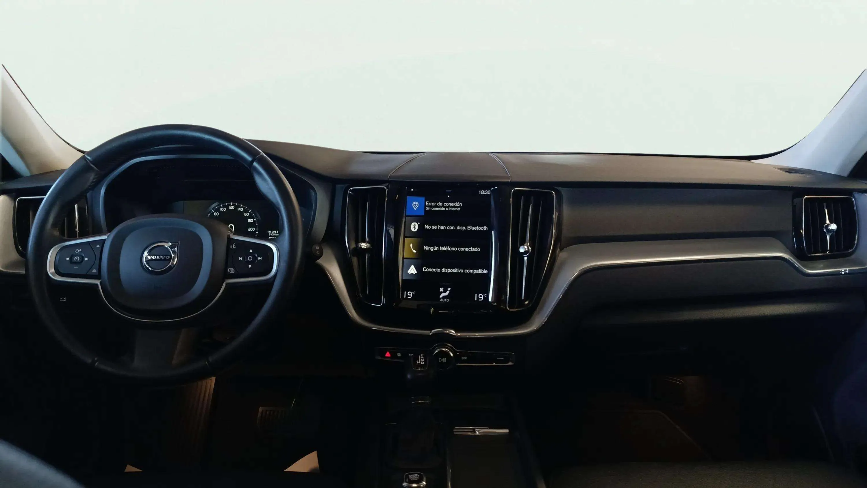 Volvo XC60 2.0 T4 Momentum - foto 9
