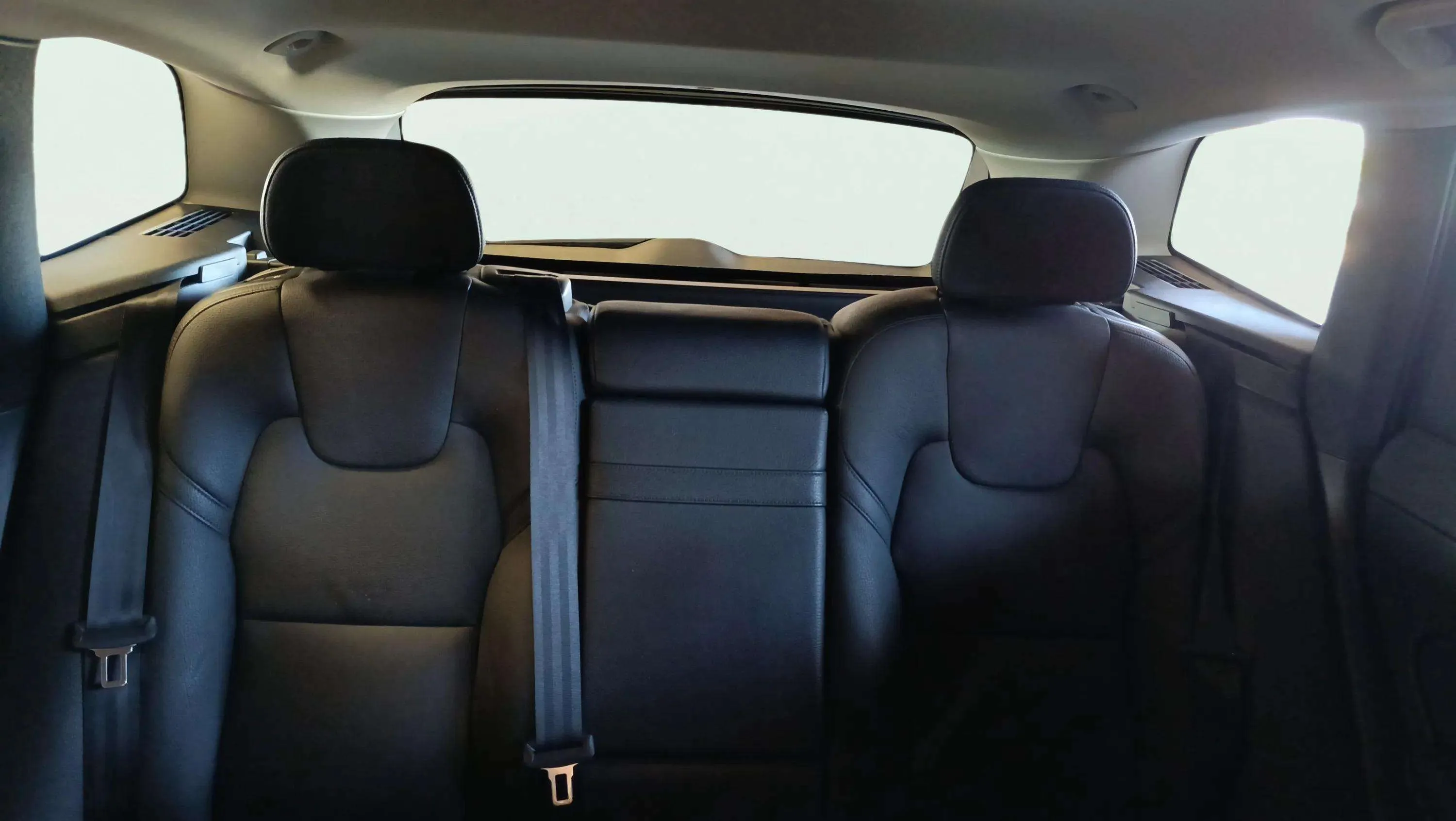 Volvo XC60 2.0 T4 Momentum - foto 27