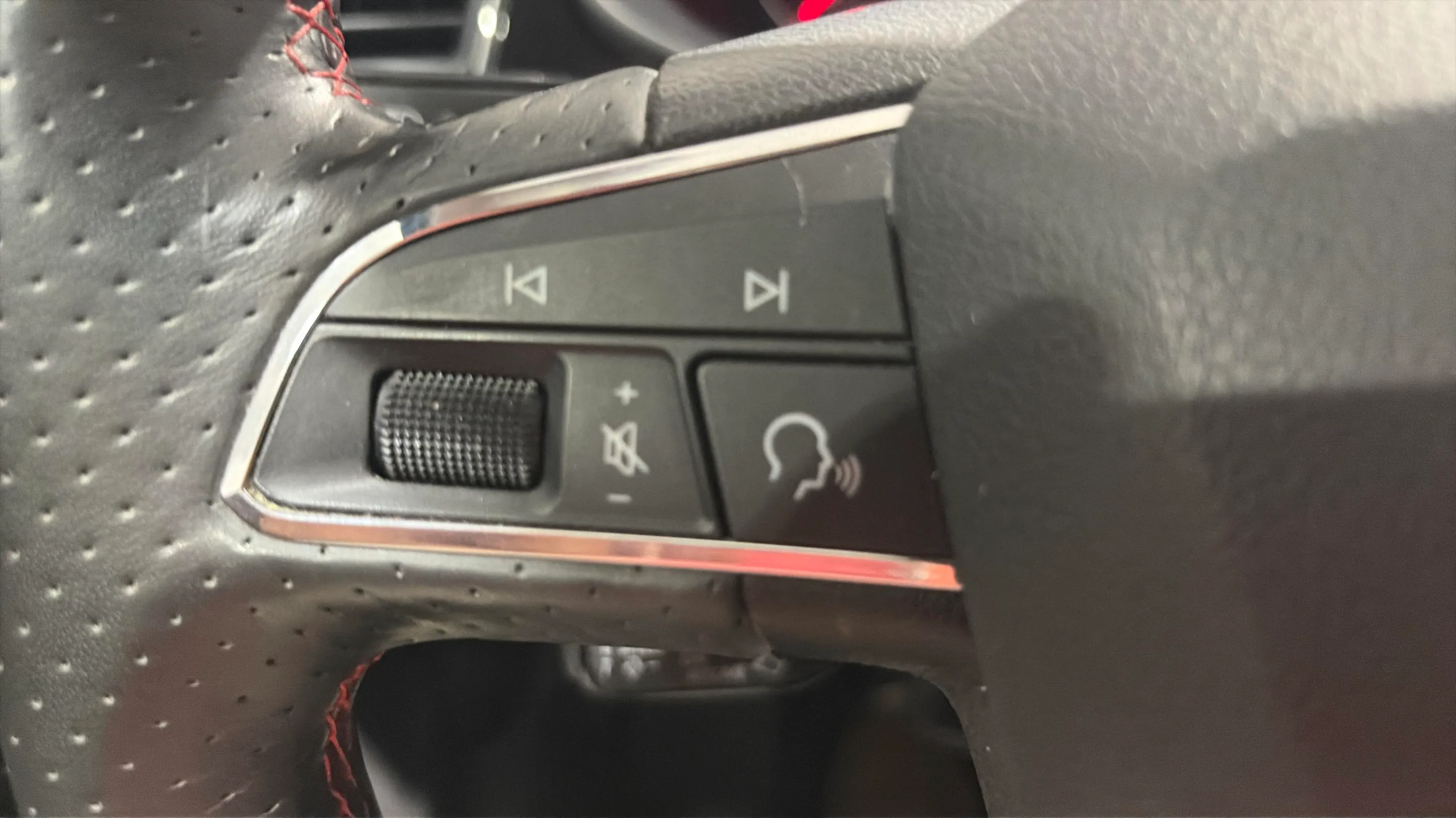 SEAT León ST 2.0 TDI DSG-7 FR - foto 20