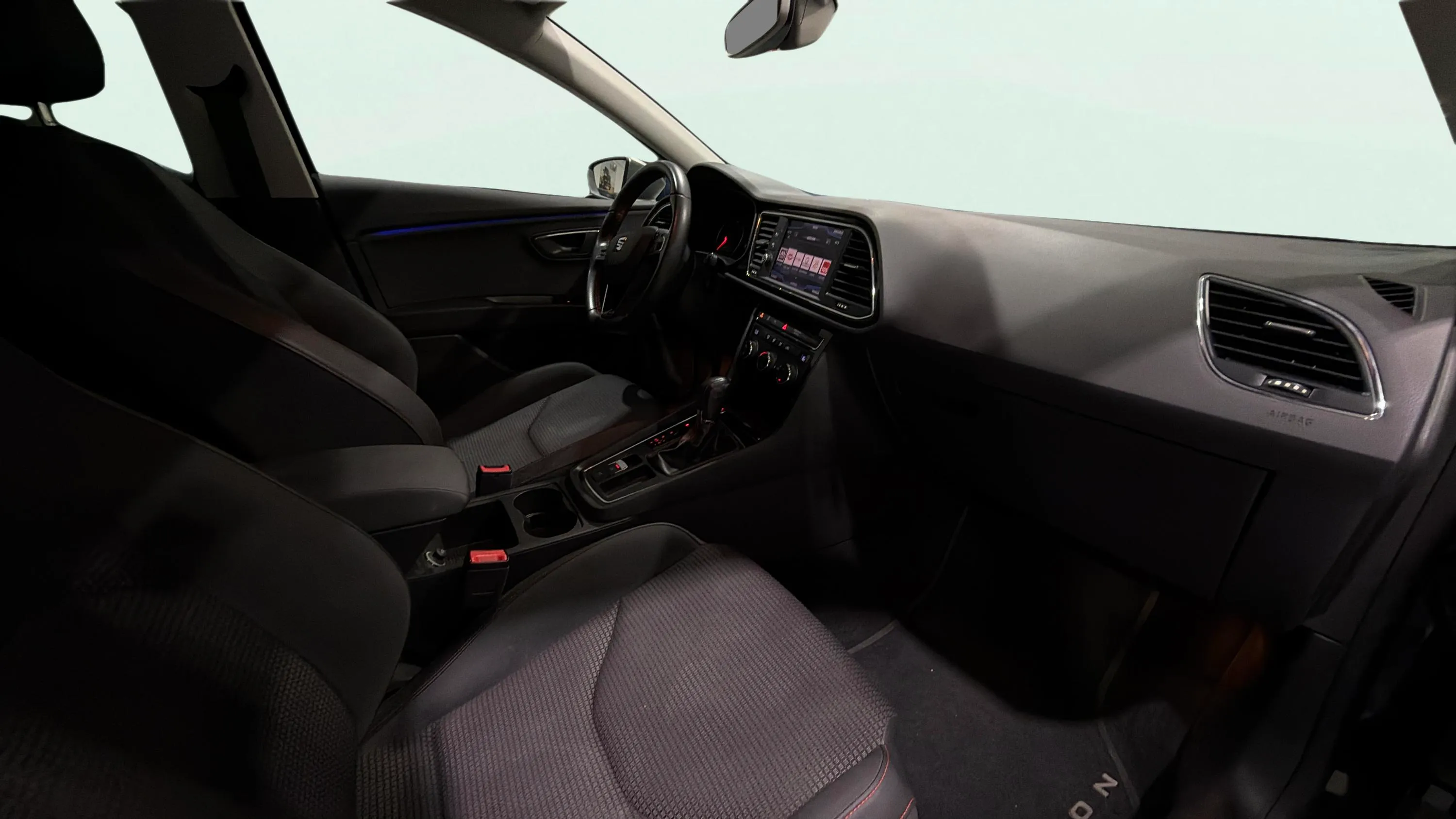 SEAT León ST 2.0 TDI DSG-7 FR - foto 16