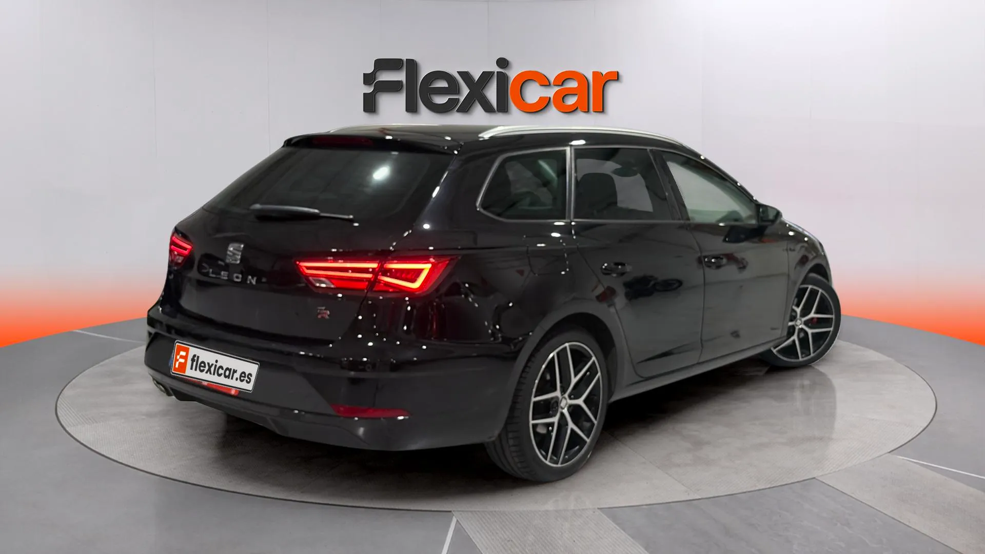 SEAT León ST 2.0 TDI DSG-7 FR - foto 7