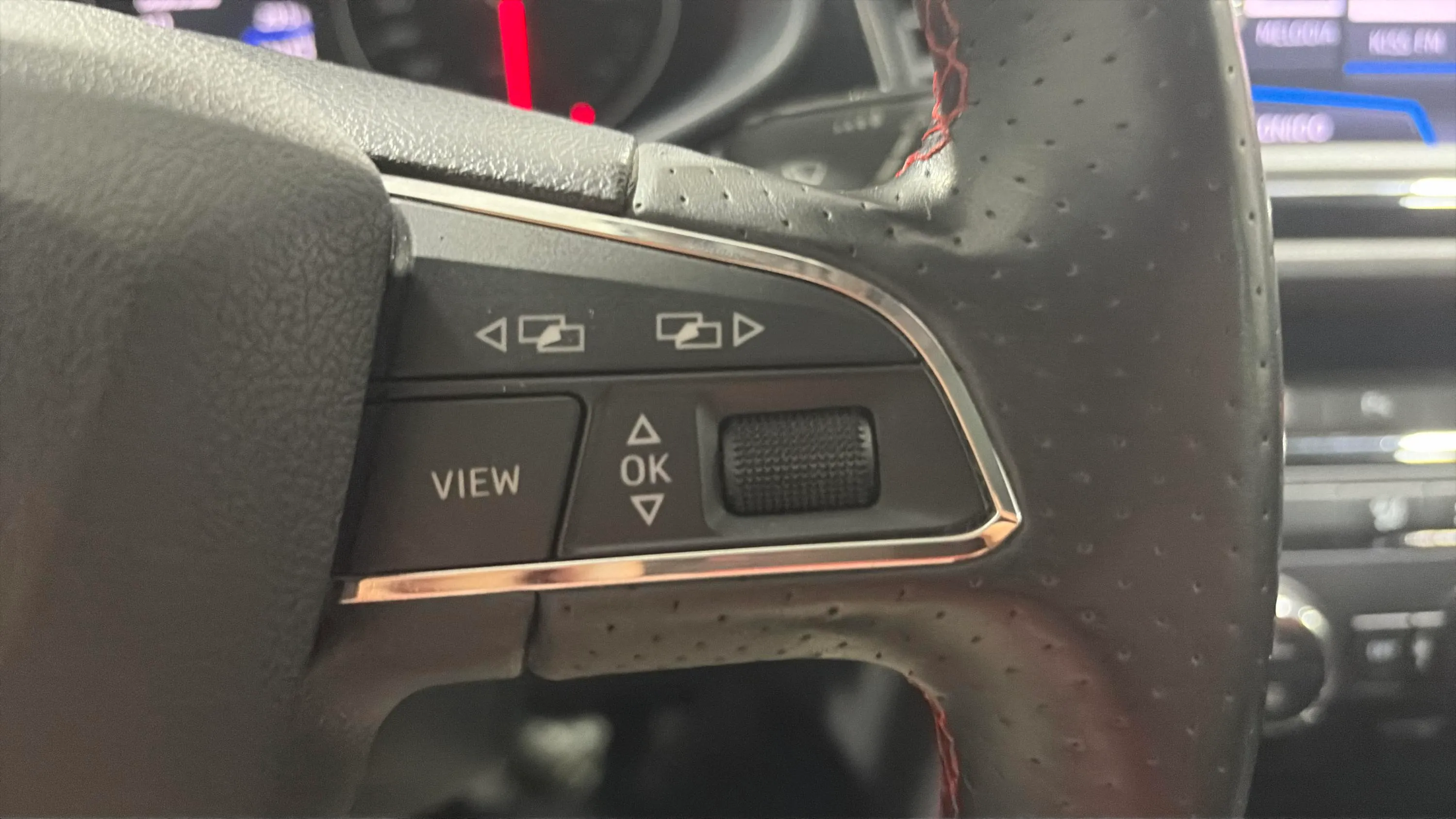 SEAT León ST 2.0 TDI DSG-7 FR - foto 22