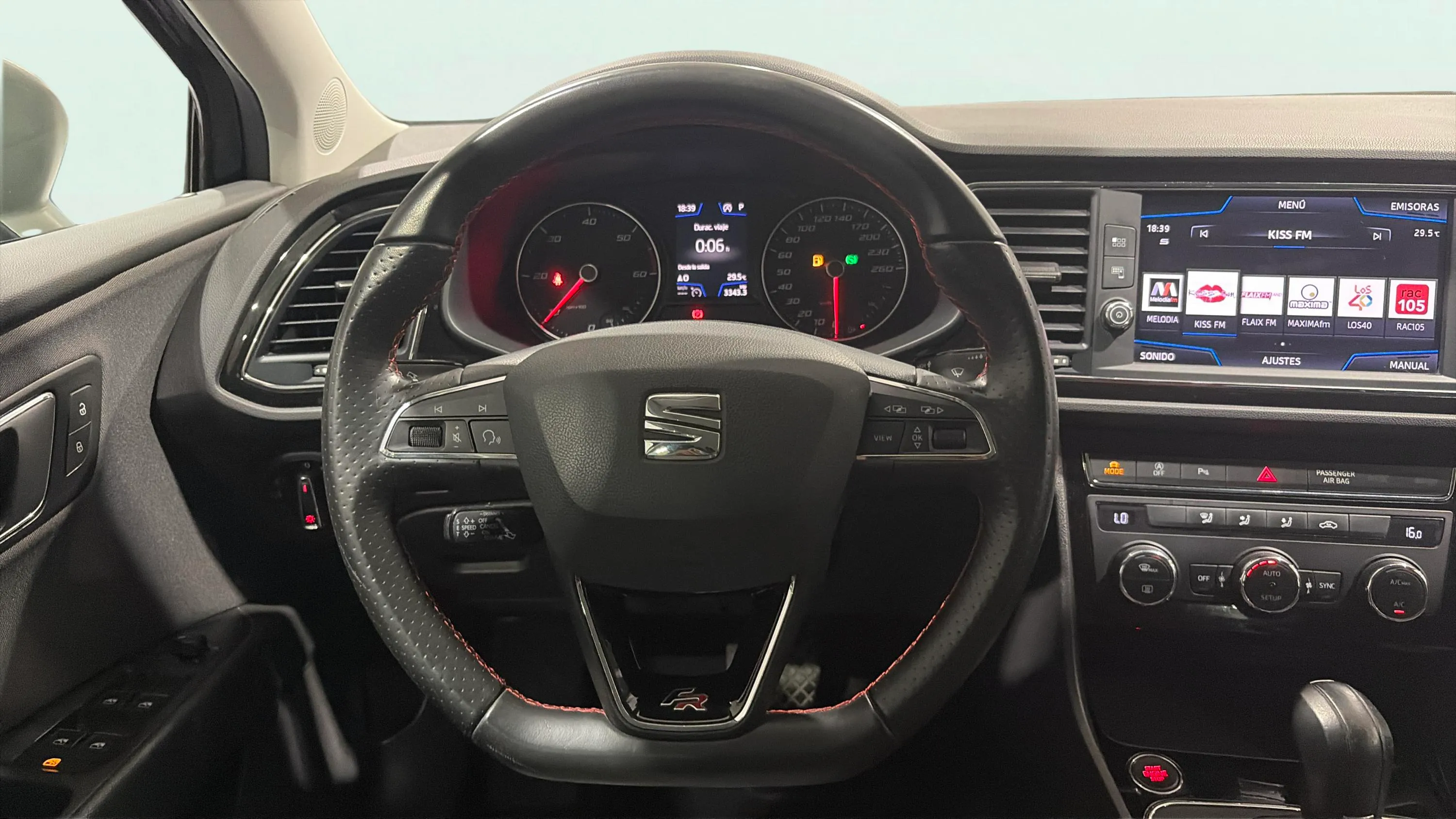 SEAT León ST 2.0 TDI DSG-7 FR - foto 11