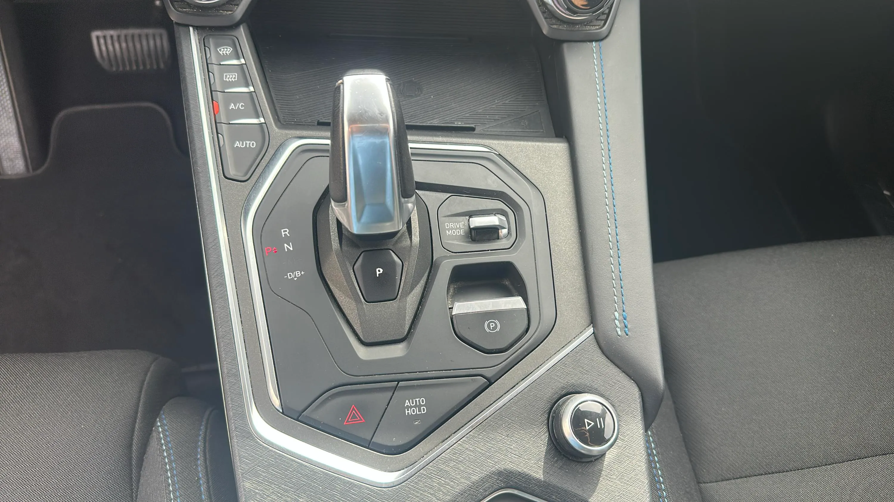 Lynk & Co 01 1.5 PHEV - foto 19
