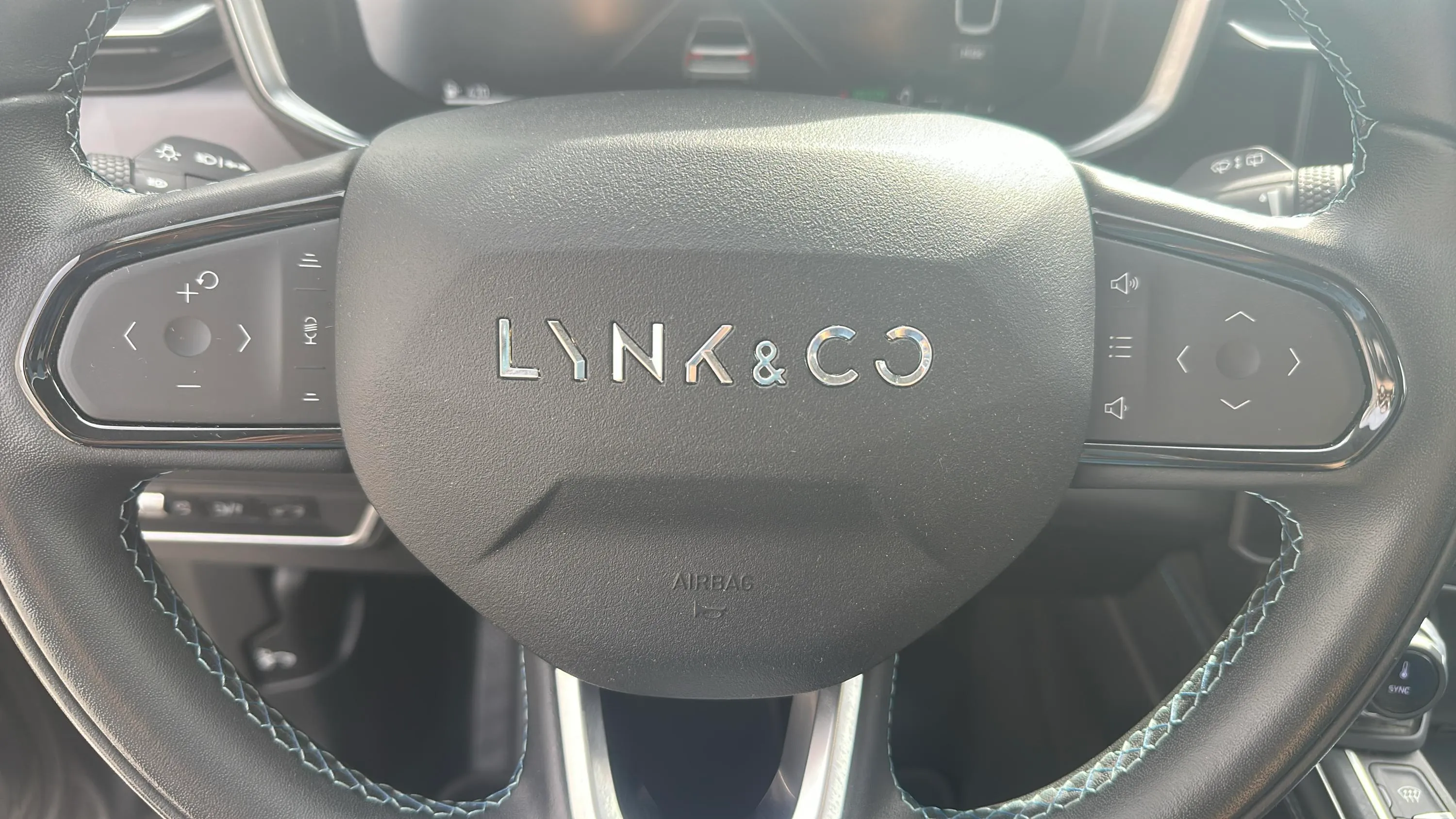 Lynk & Co 01 1.5 PHEV - foto 18