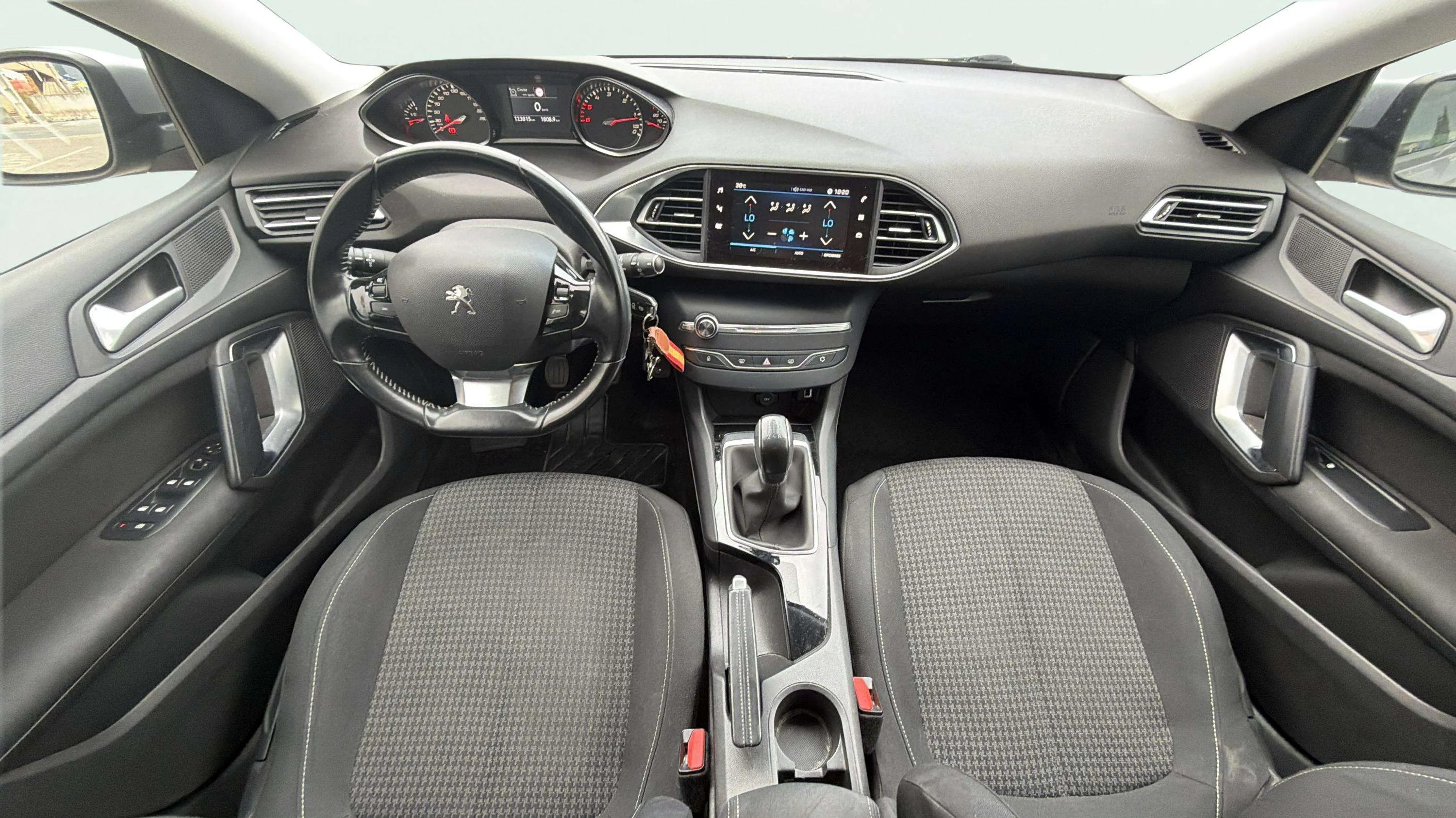 Peugeot 308 SW Active 1.6 BlueHDi - foto 10