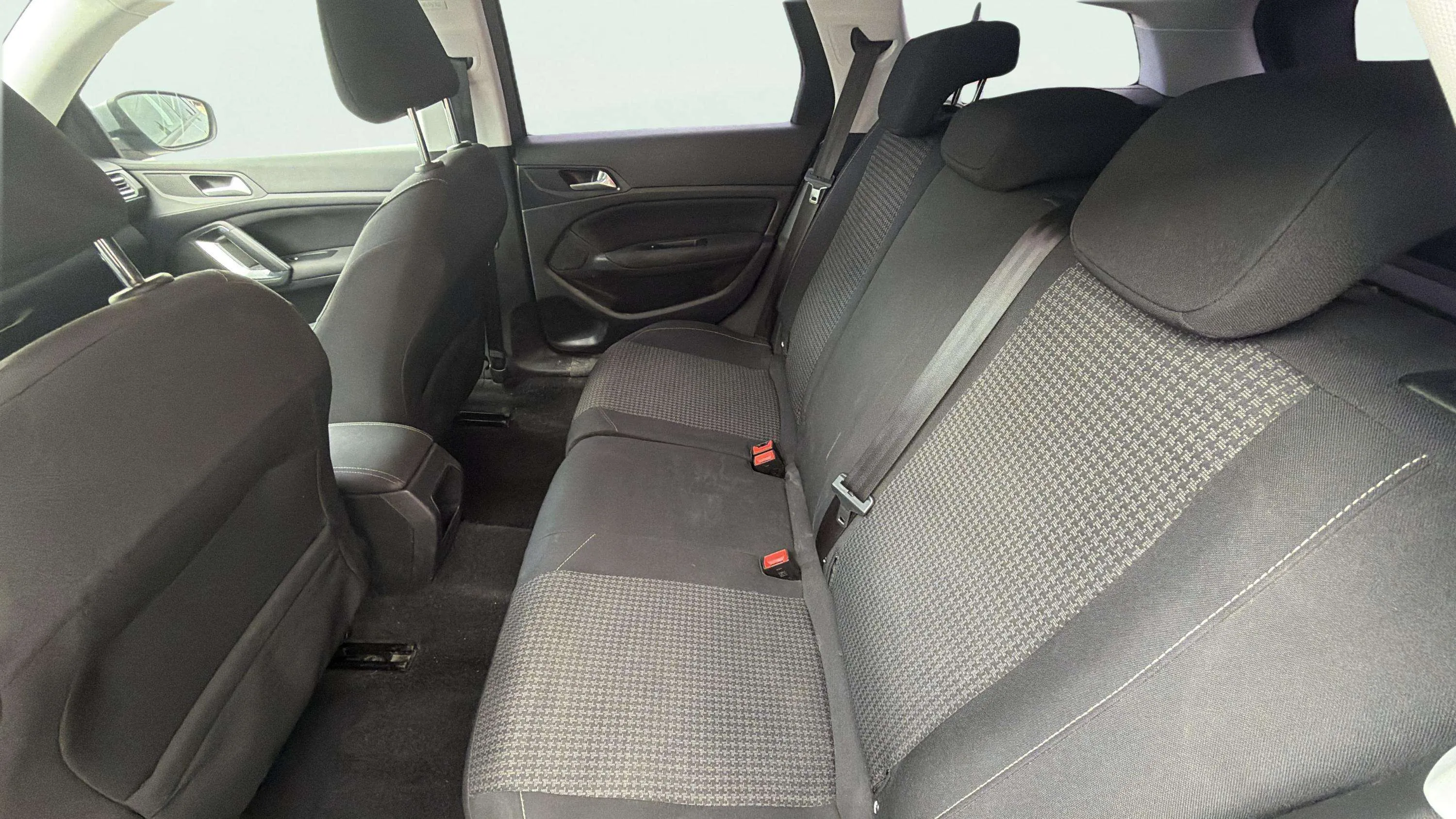 Peugeot 308 SW Active 1.6 BlueHDi - foto 17