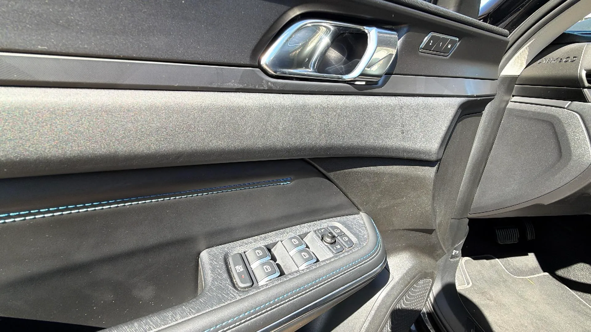 Lynk & Co 01 1.5 PHEV 6. - foto 26