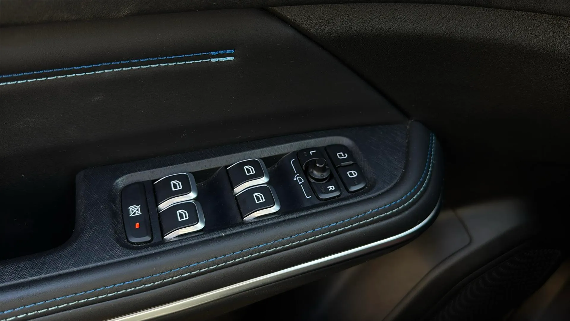 Lynk & Co 01 1.5 PHEV 6. - foto 21