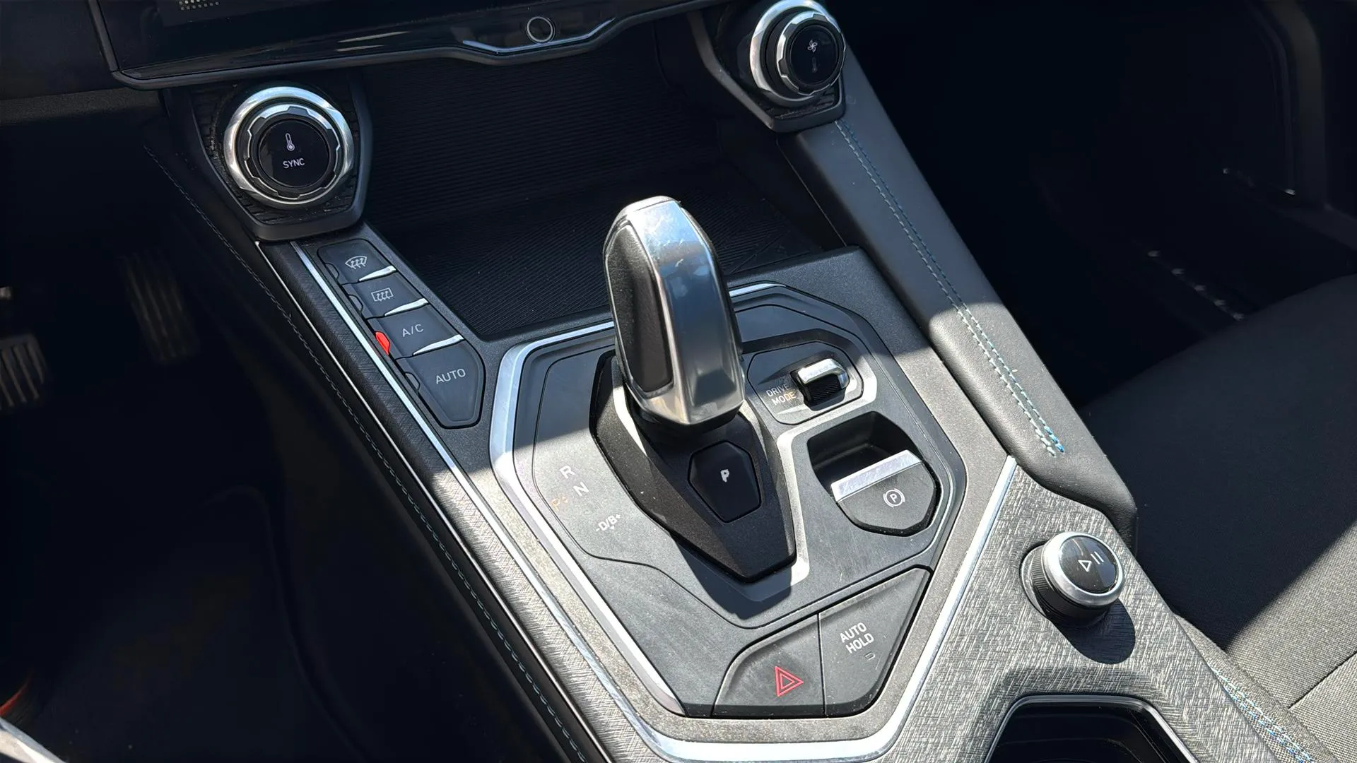 Lynk & Co 01 1.5 PHEV 6. - foto 19