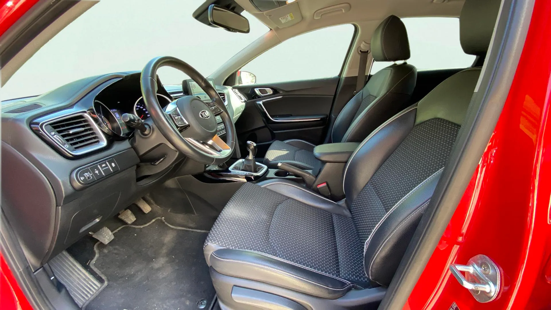 Kia Ceed 1.0 T-GDi Concept - foto 25