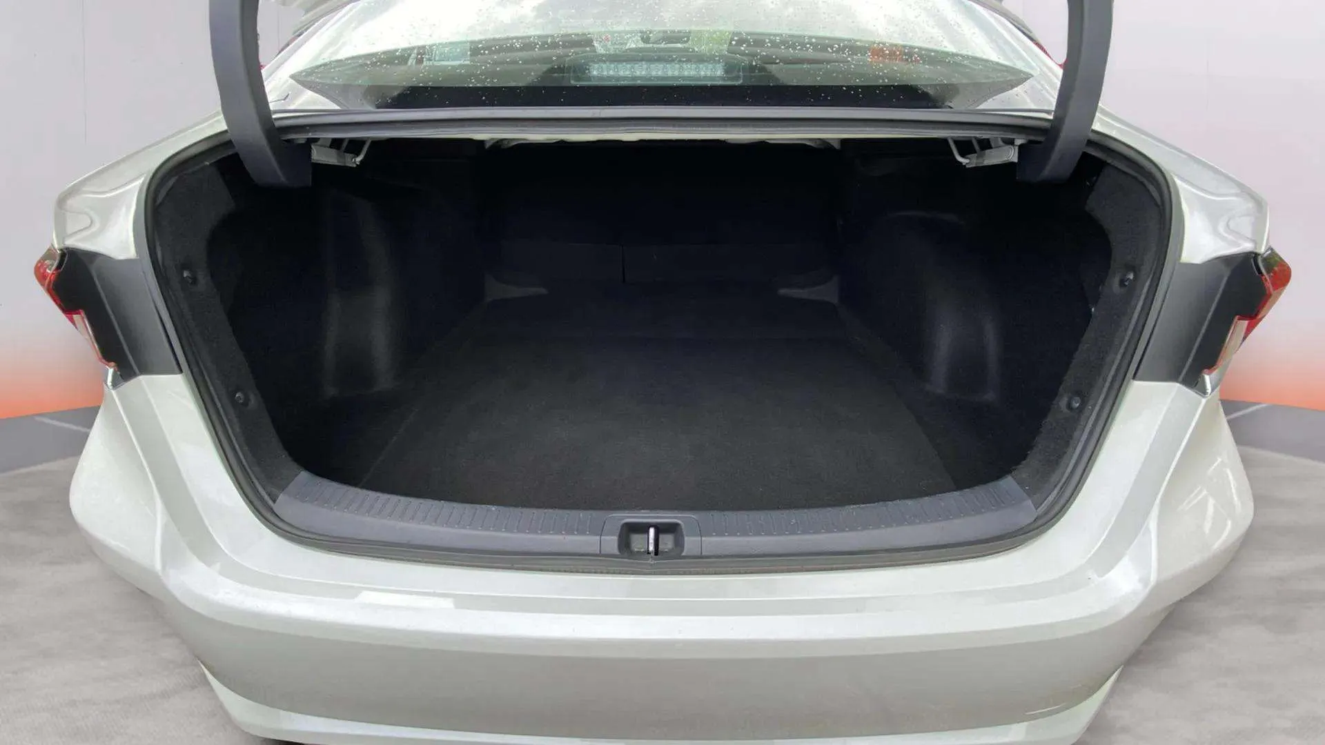 Toyota Corolla 1.8 125H Active Tech E-CVT - foto 8