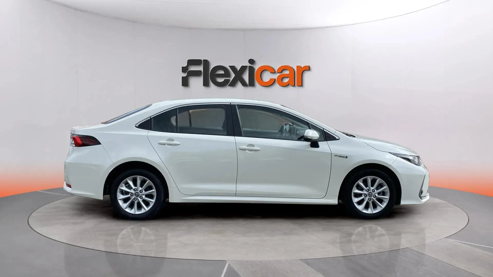 Toyota Corolla 1.8 125H Active Tech E-CVT - foto 10
