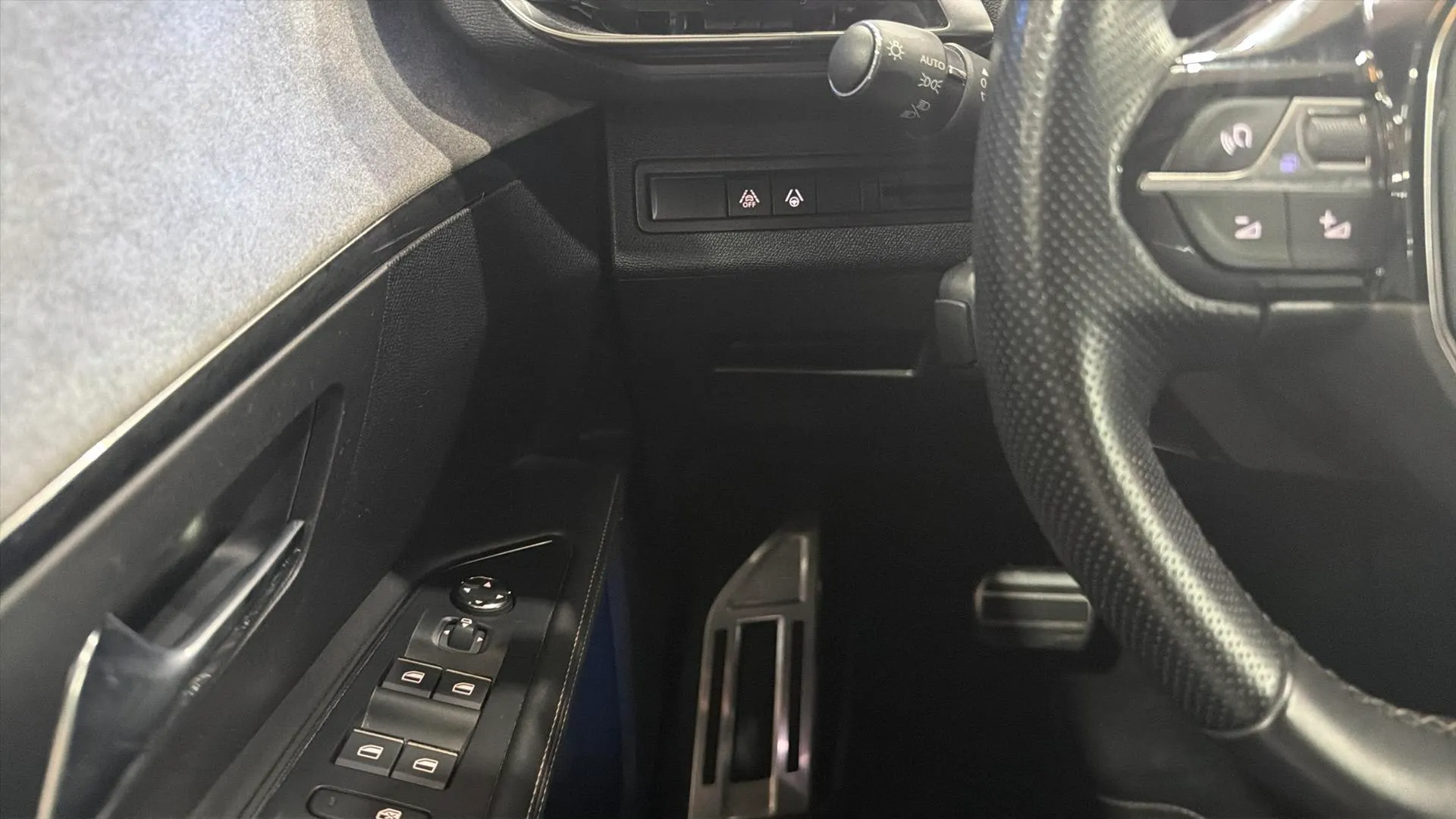 Peugeot 5008 1.2 PureTech Active Pack EAT8 - foto 22