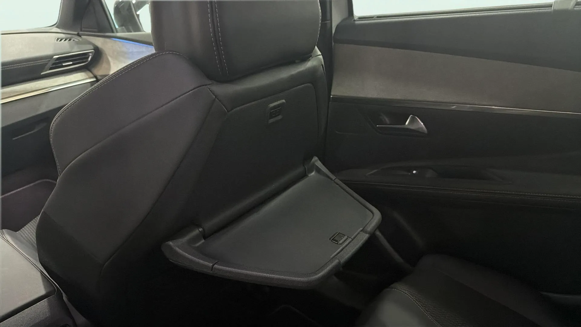 Peugeot 5008 1.2 PureTech Active Pack EAT8 - foto 26