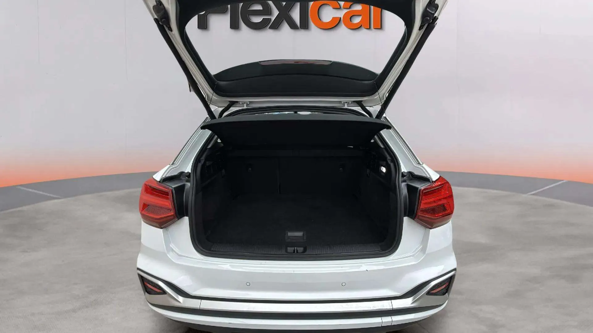 Audi Q2 S line 30 TDI - foto 19