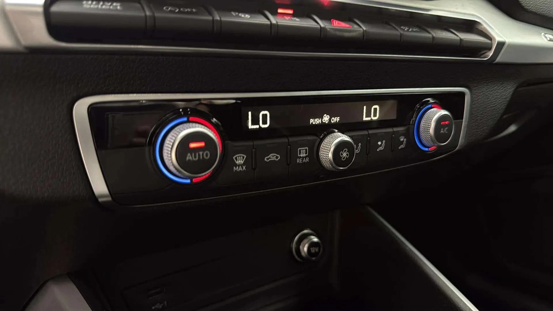 Audi Q2 S line 30 TDI - foto 15
