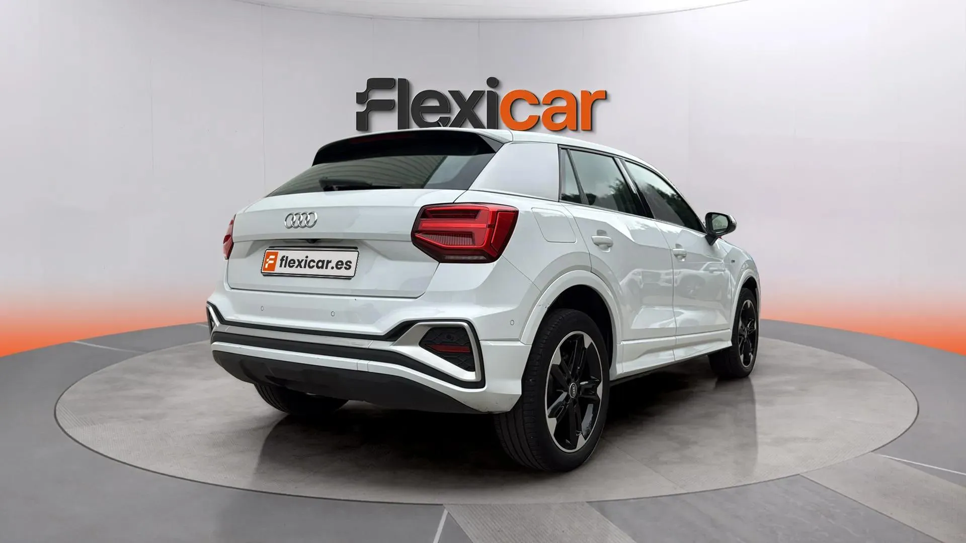 Audi Q2 S line 30 TDI - foto 8