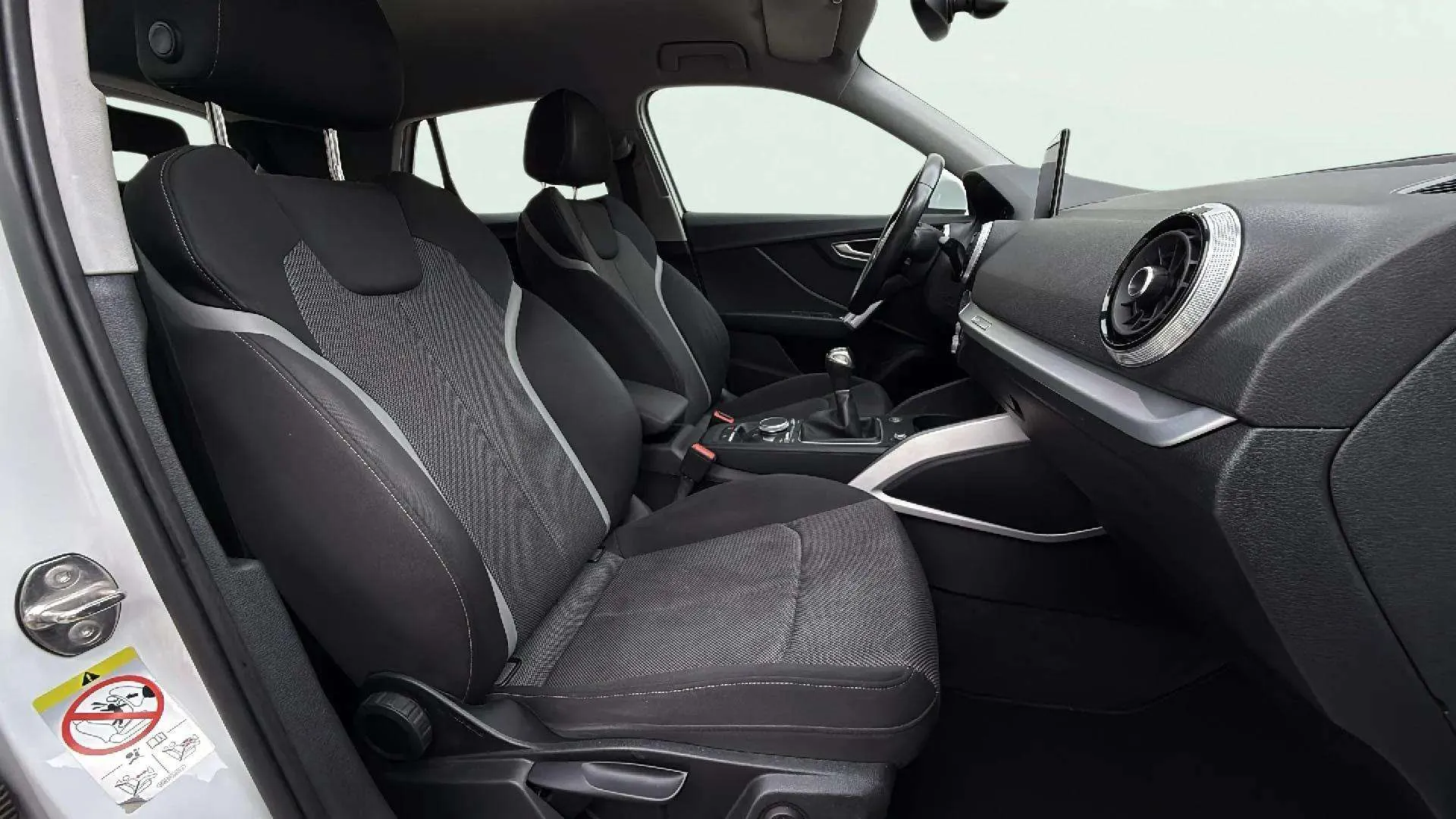 Audi Q2 S line 30 TDI - foto 9