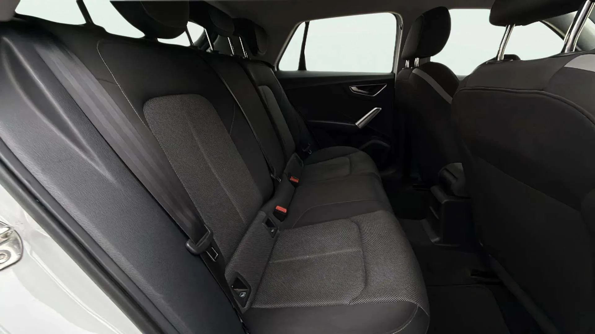 Audi Q2 S line 30 TDI - foto 16