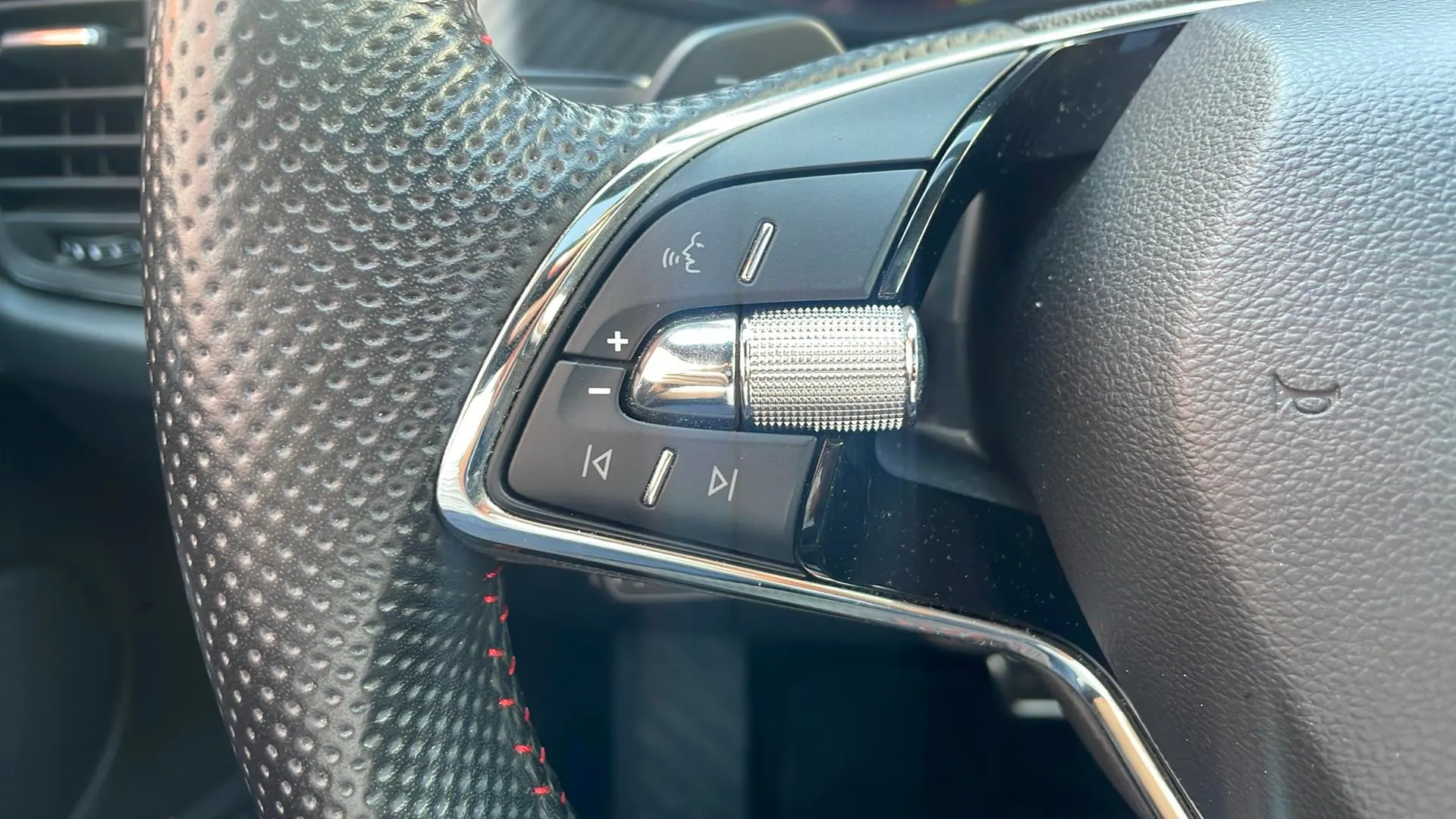 Škoda Kodiaq 2.0 TSI DSG RS - foto 36