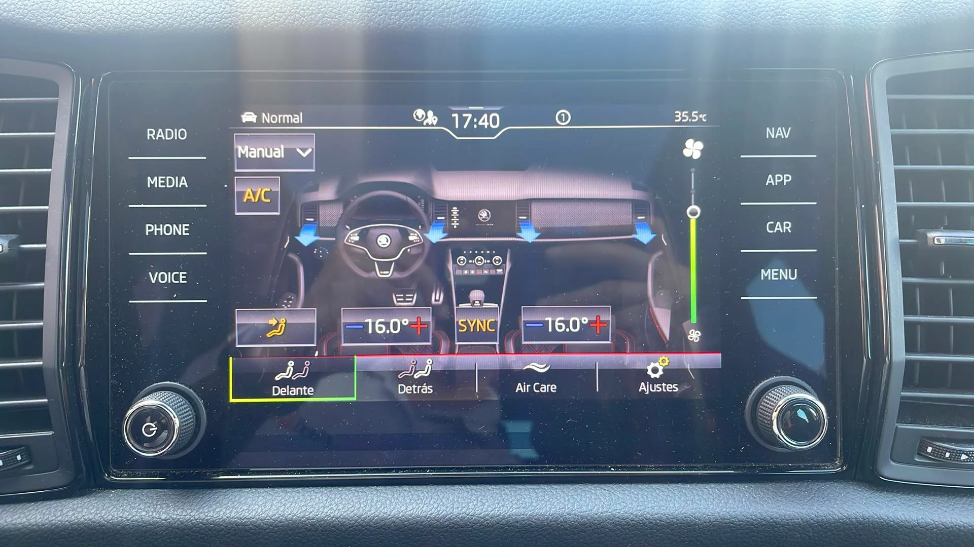 Škoda Kodiaq 2.0 TSI DSG RS - foto 32