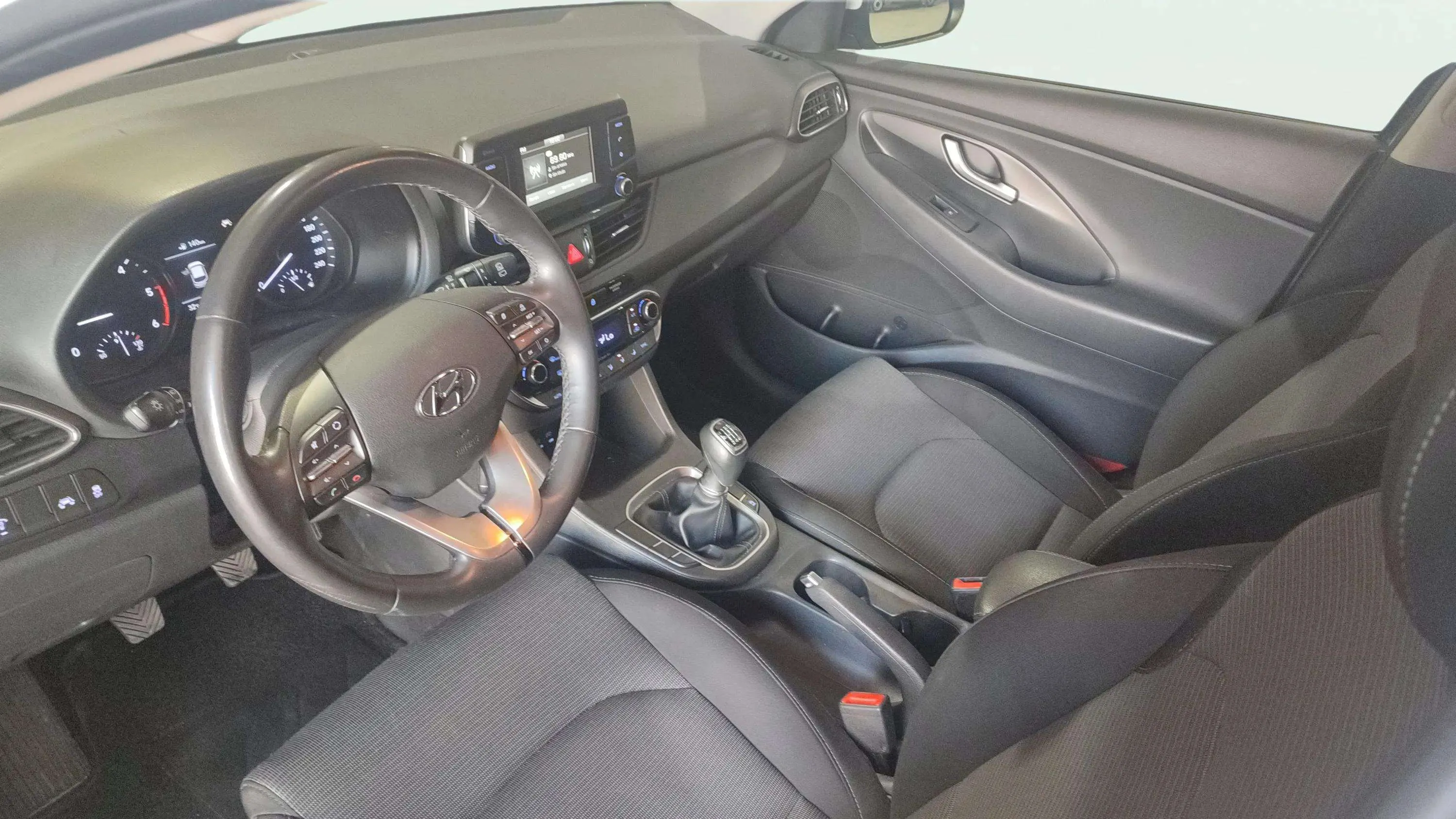 Hyundai i30 1.6 CRDi Klass LE - foto 7